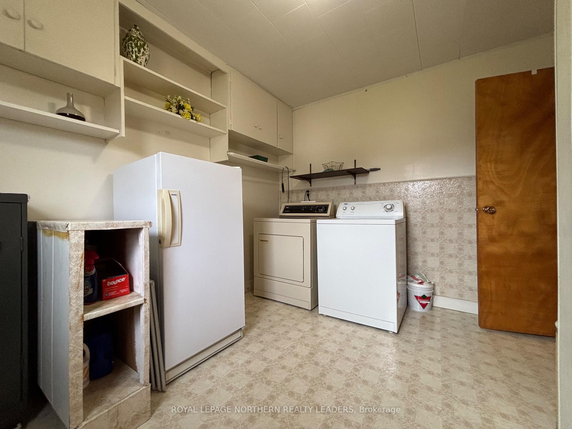 Photo 14 of 270 Ninth Avenue, Cochrane — HOMEH