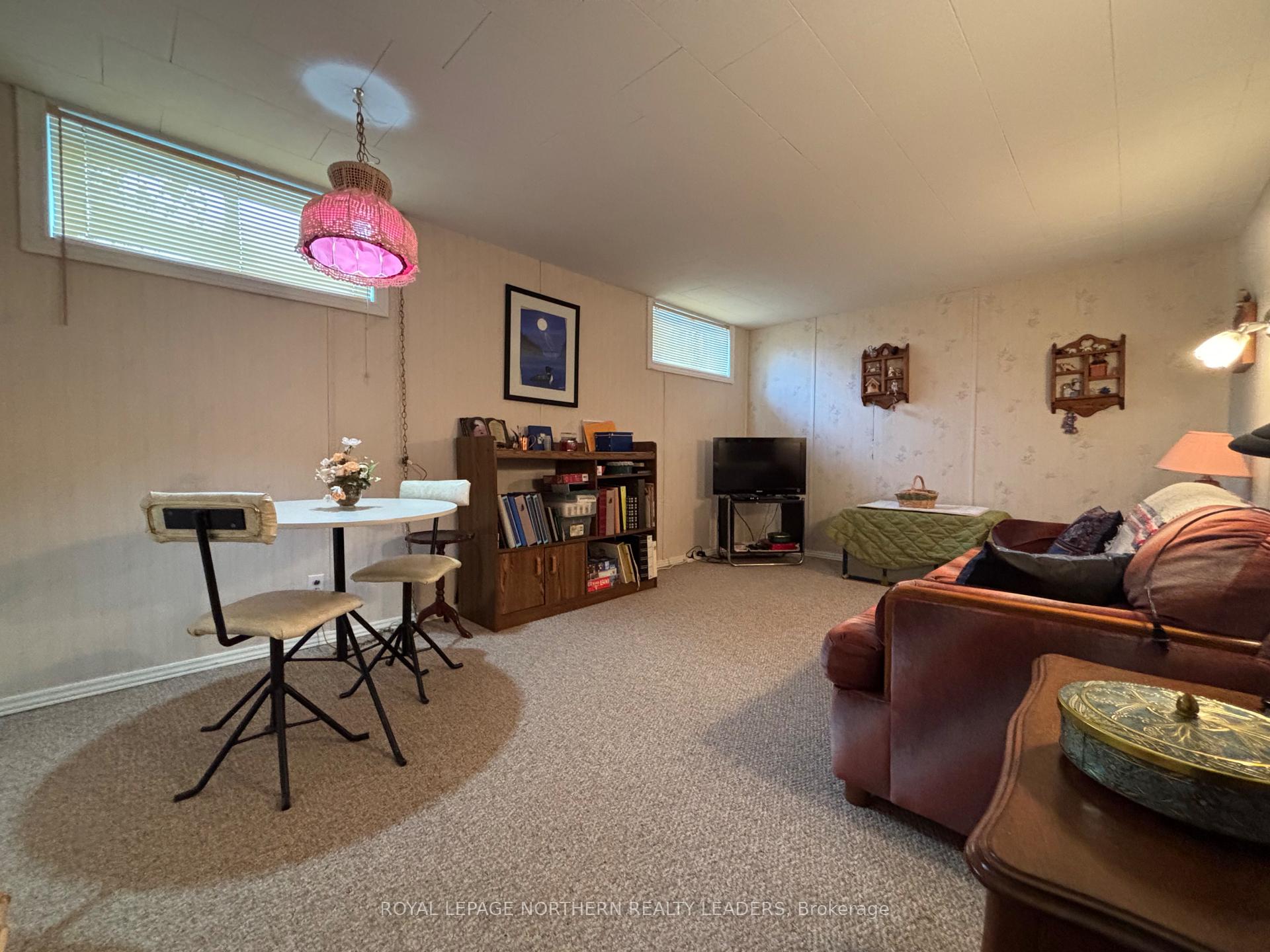 Photo 19 of 270 Ninth Avenue, Cochrane — HOMEH