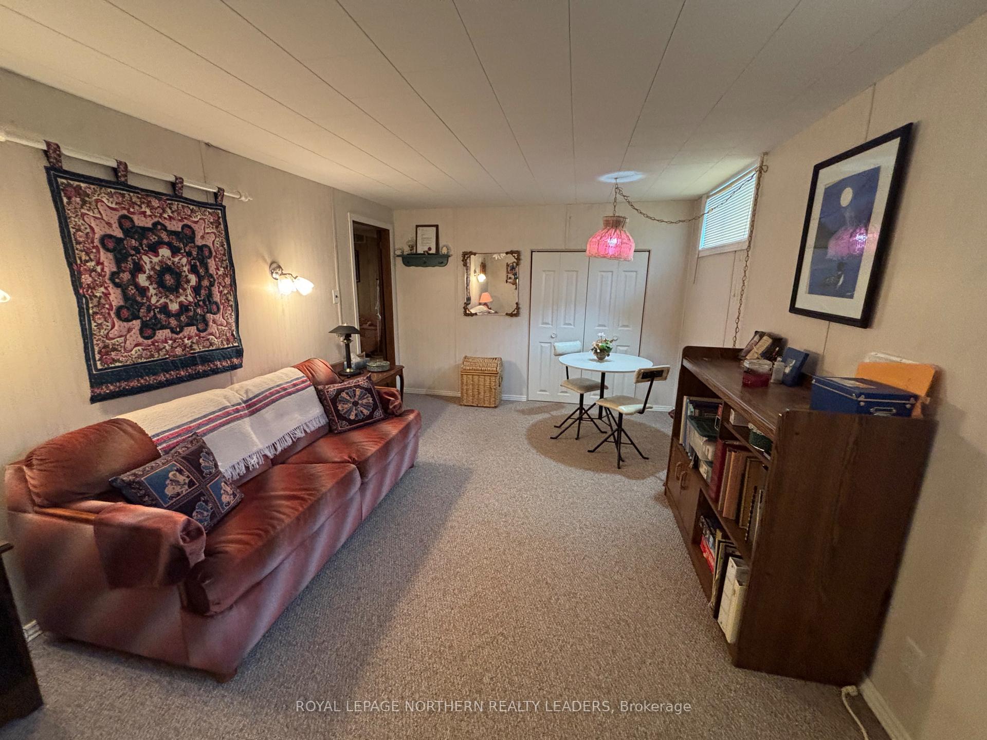 Photo 17 of 270 Ninth Avenue, Cochrane — HOMEH