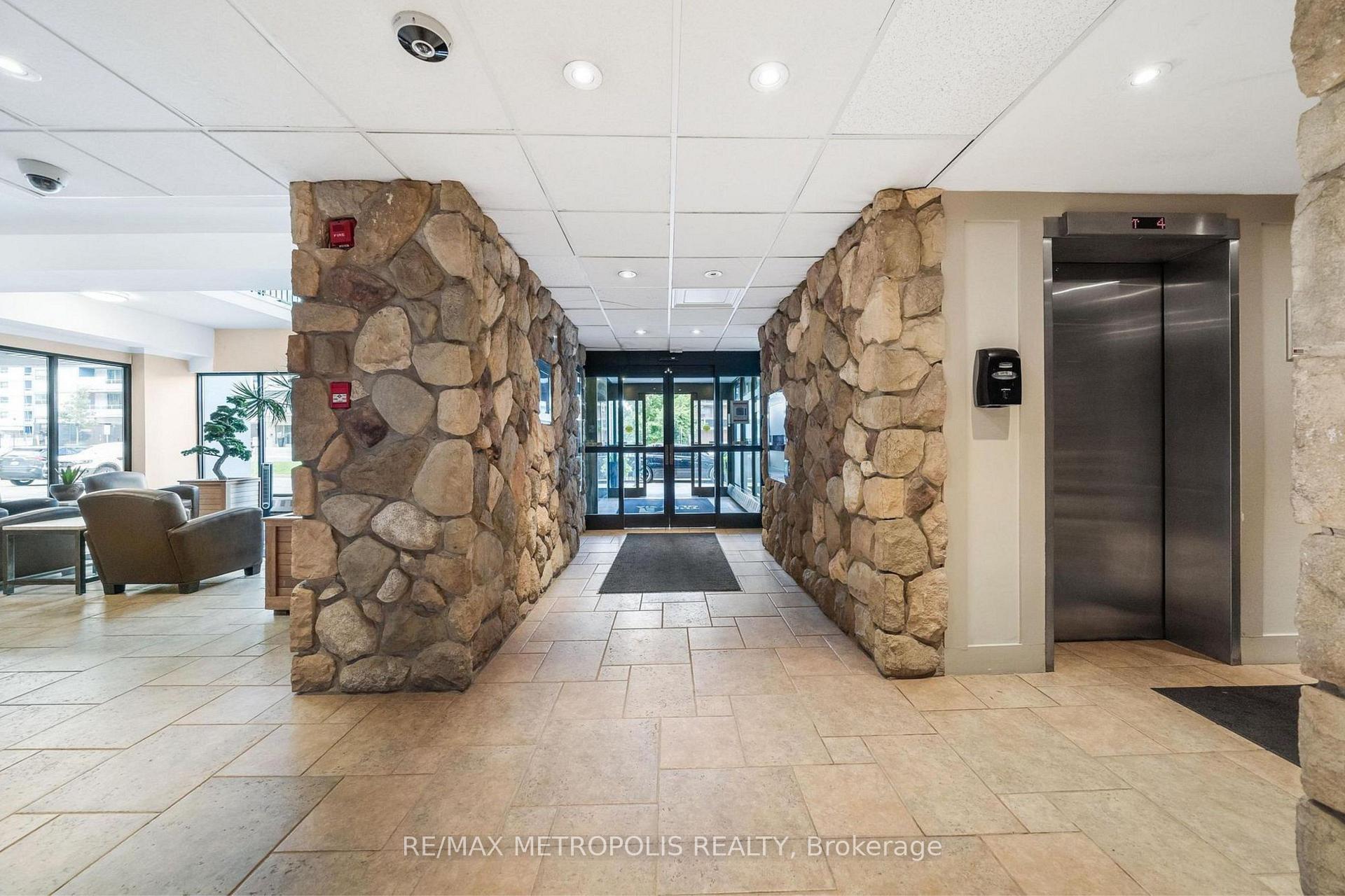 Photo 2 of Unit 502, 150 Charlton Avenue E, Hamilton, Corktown — HOMEH