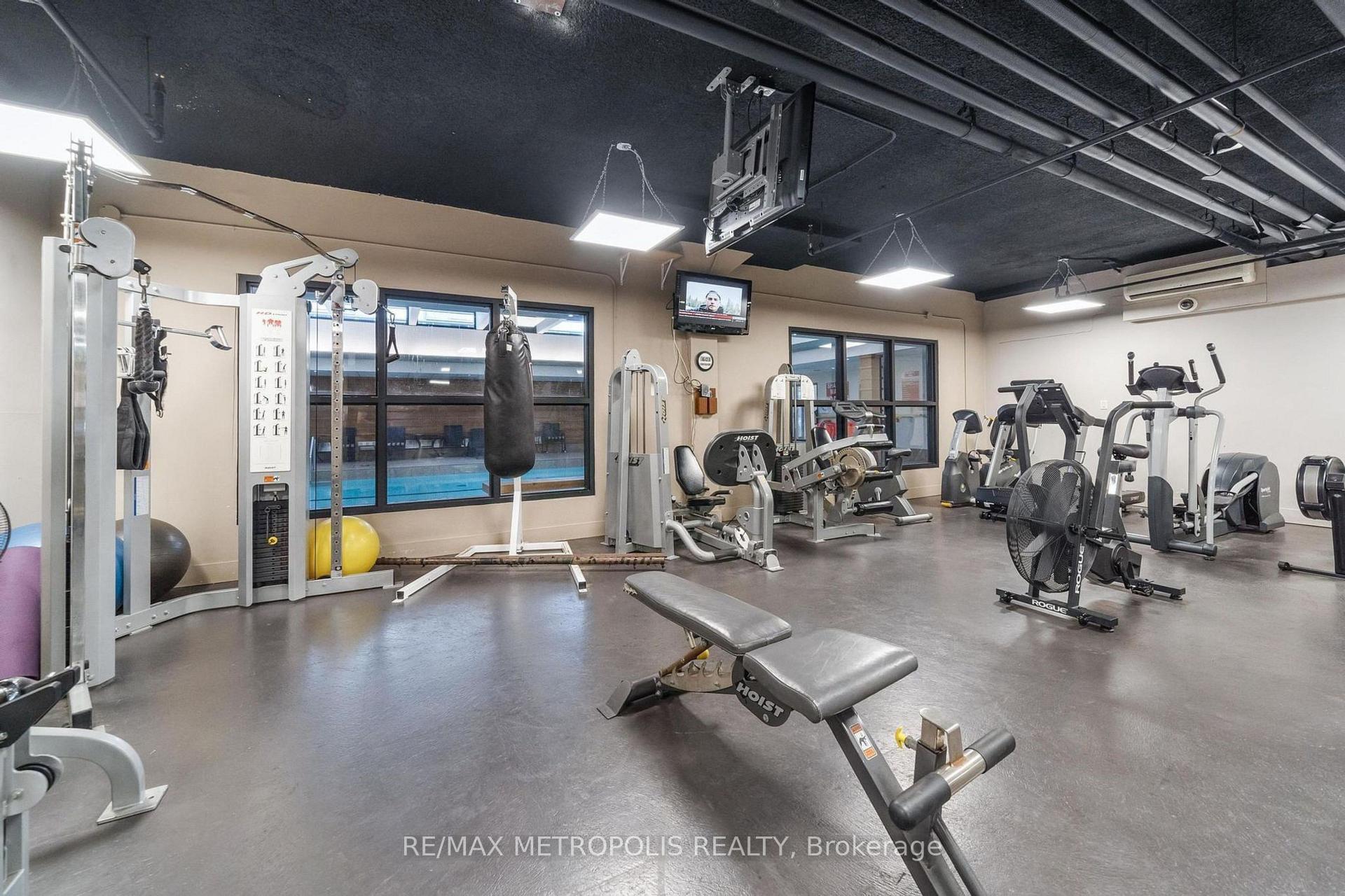 Photo 5 of Unit 502, 150 Charlton Avenue E, Hamilton, Corktown — HOMEH