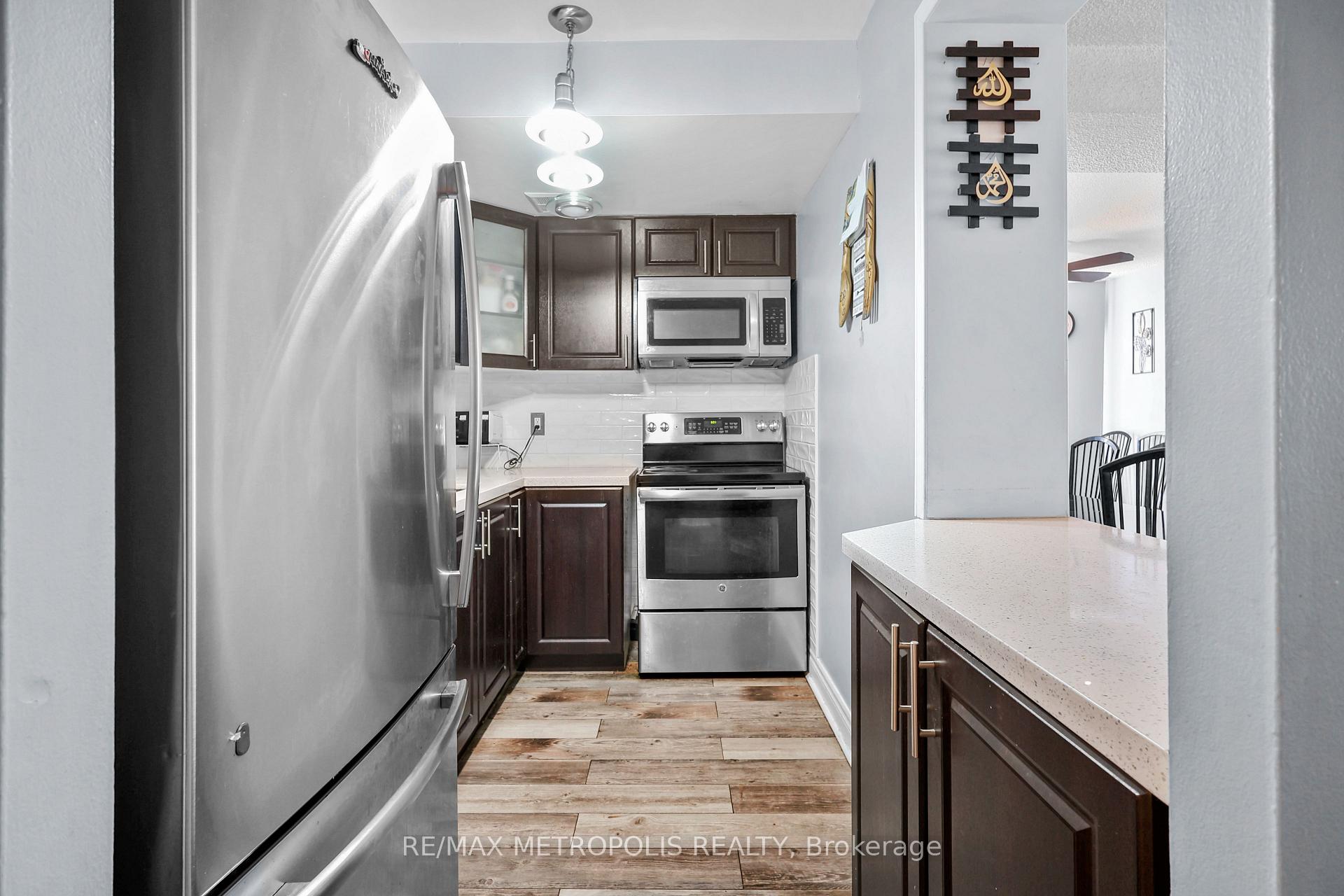 Photo 14 of Unit 502, 150 Charlton Avenue E, Hamilton, Corktown — HOMEH