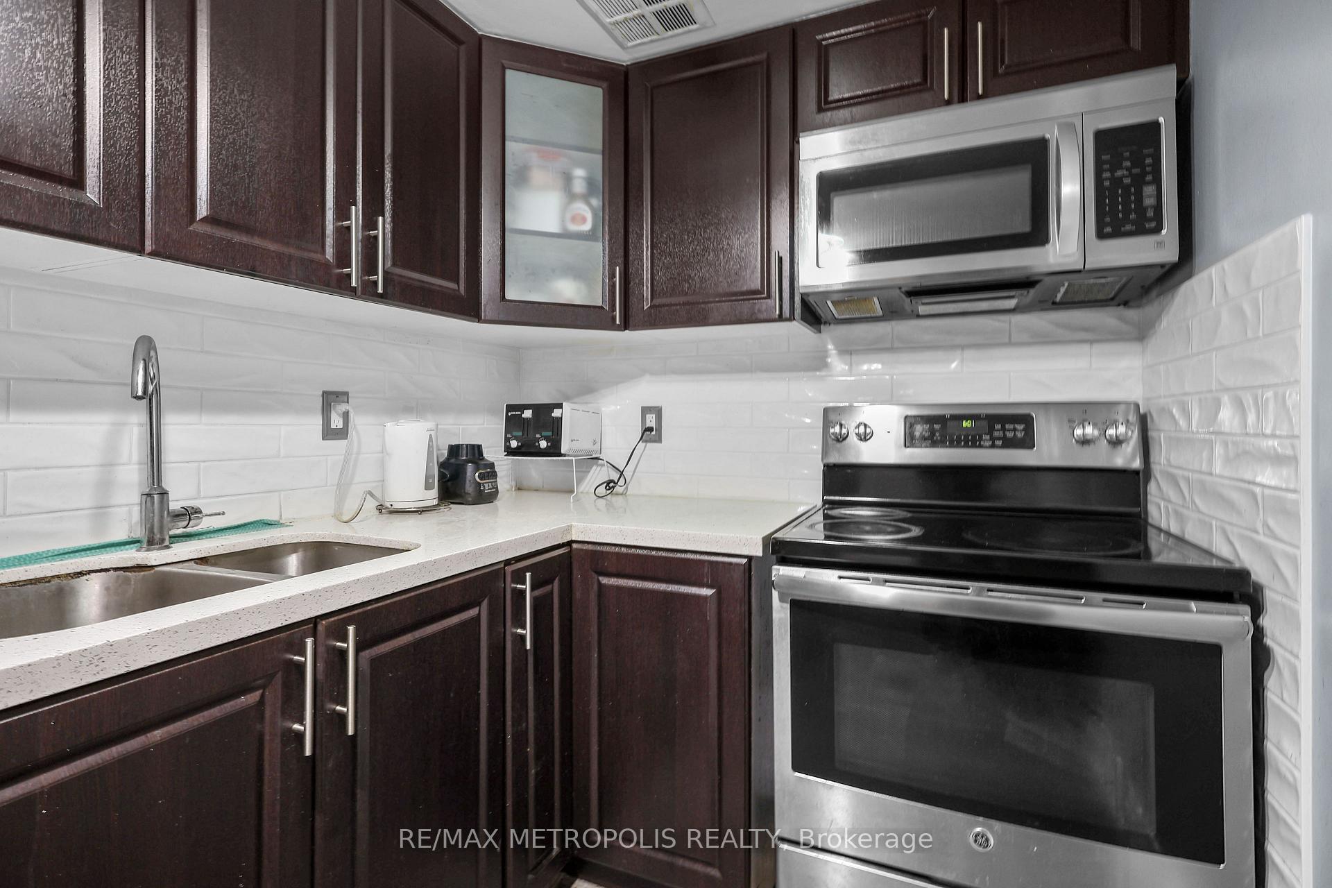 Photo 15 of Unit 502, 150 Charlton Avenue E, Hamilton, Corktown — HOMEH