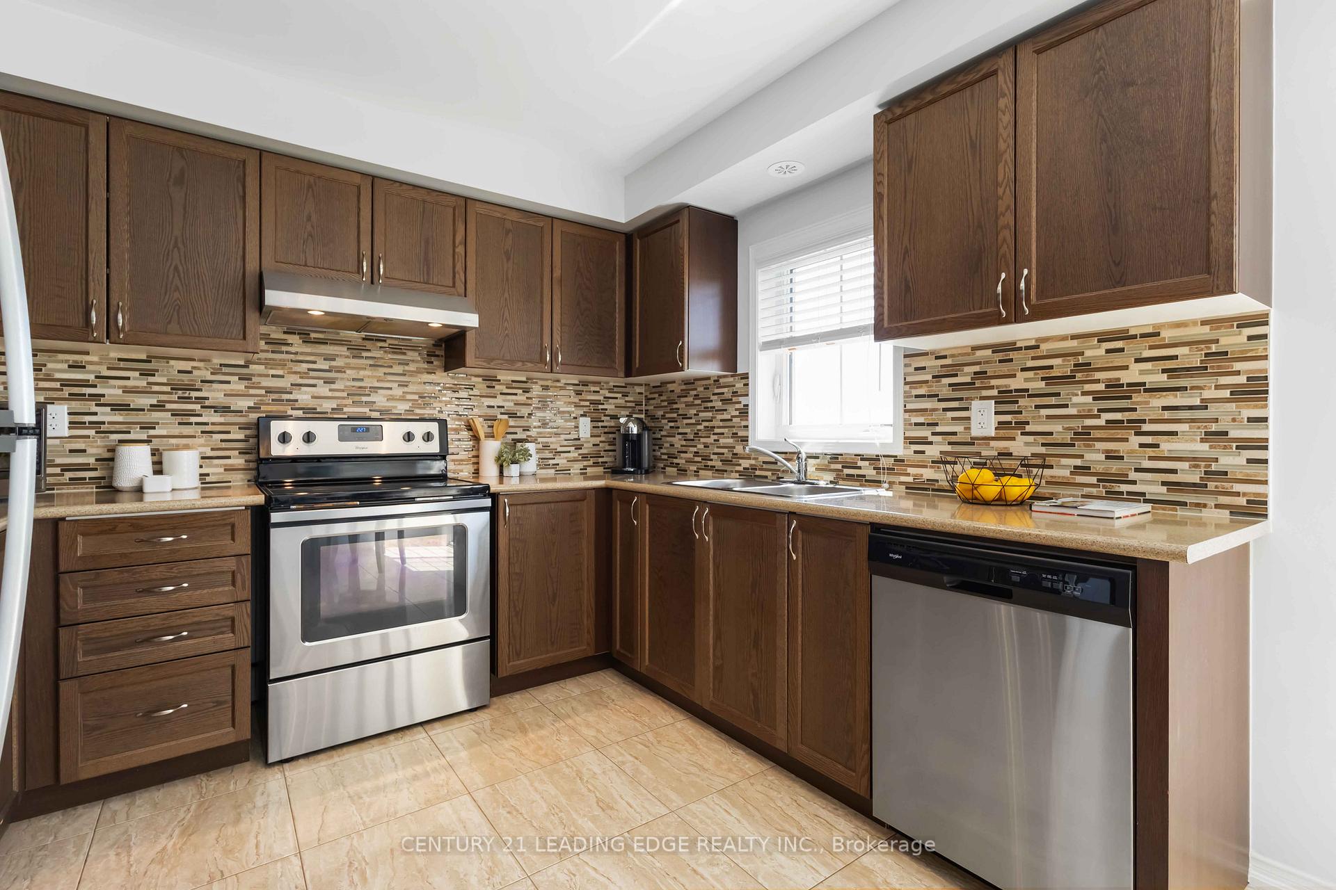 Photo 13 of Unit 46, 2472 Bromus Path, Oshawa, Windfields — HOMEH