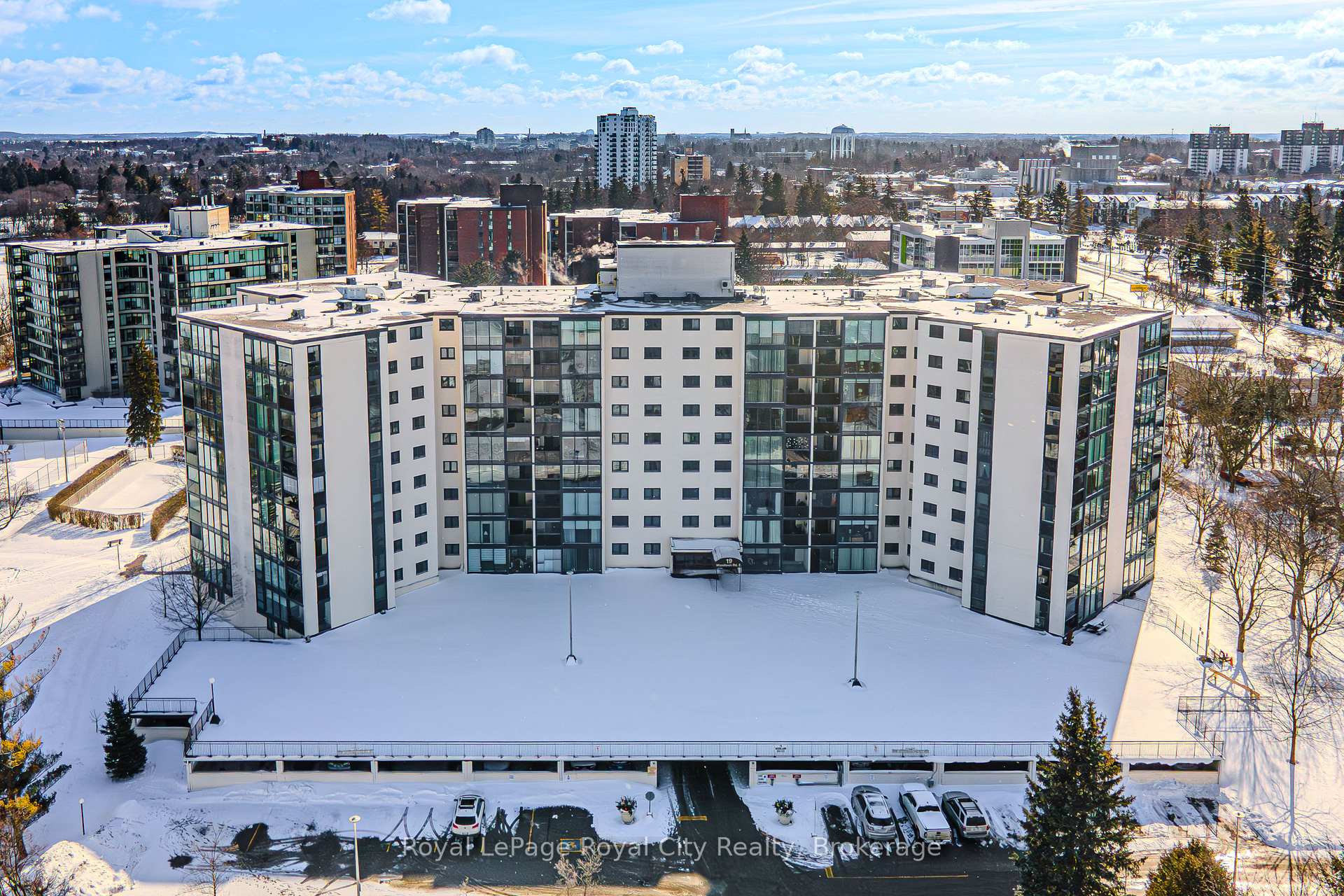 Front of Unit 207, 19 Woodlawn Road E