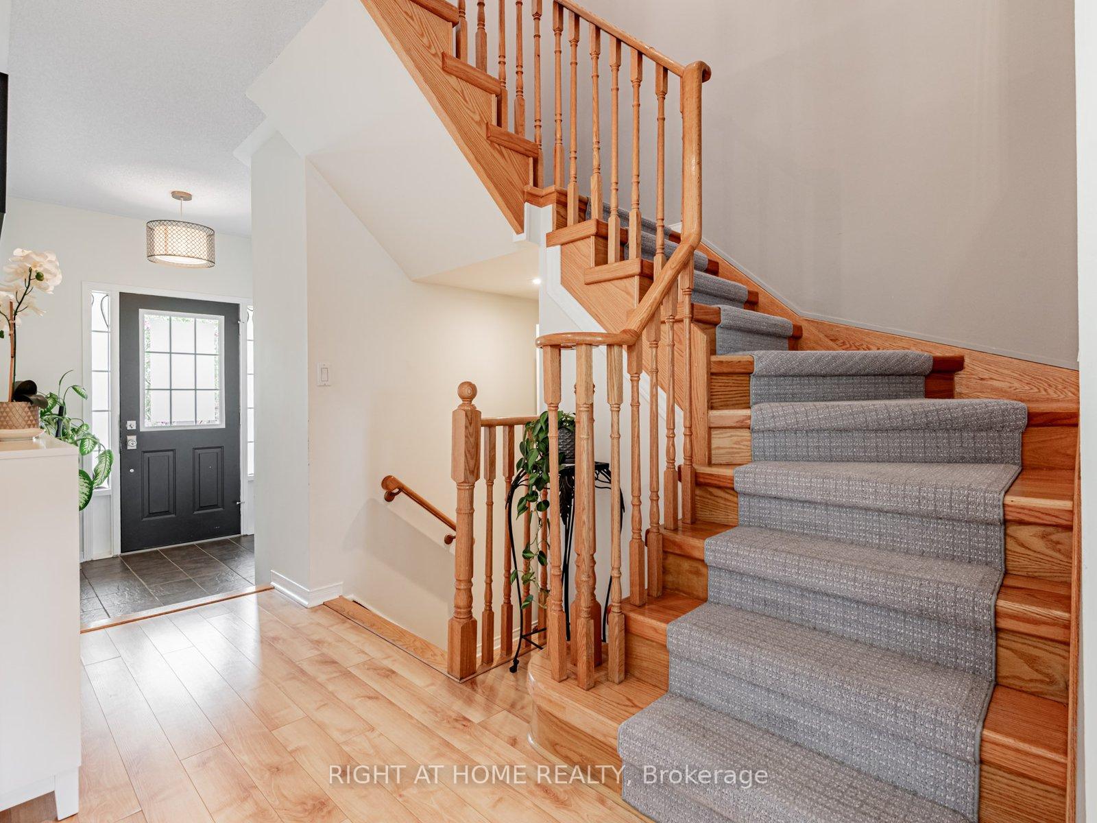 Photo 2 of 32 Millcliff Circle, Aurora, Aurora Grove — HOMEH