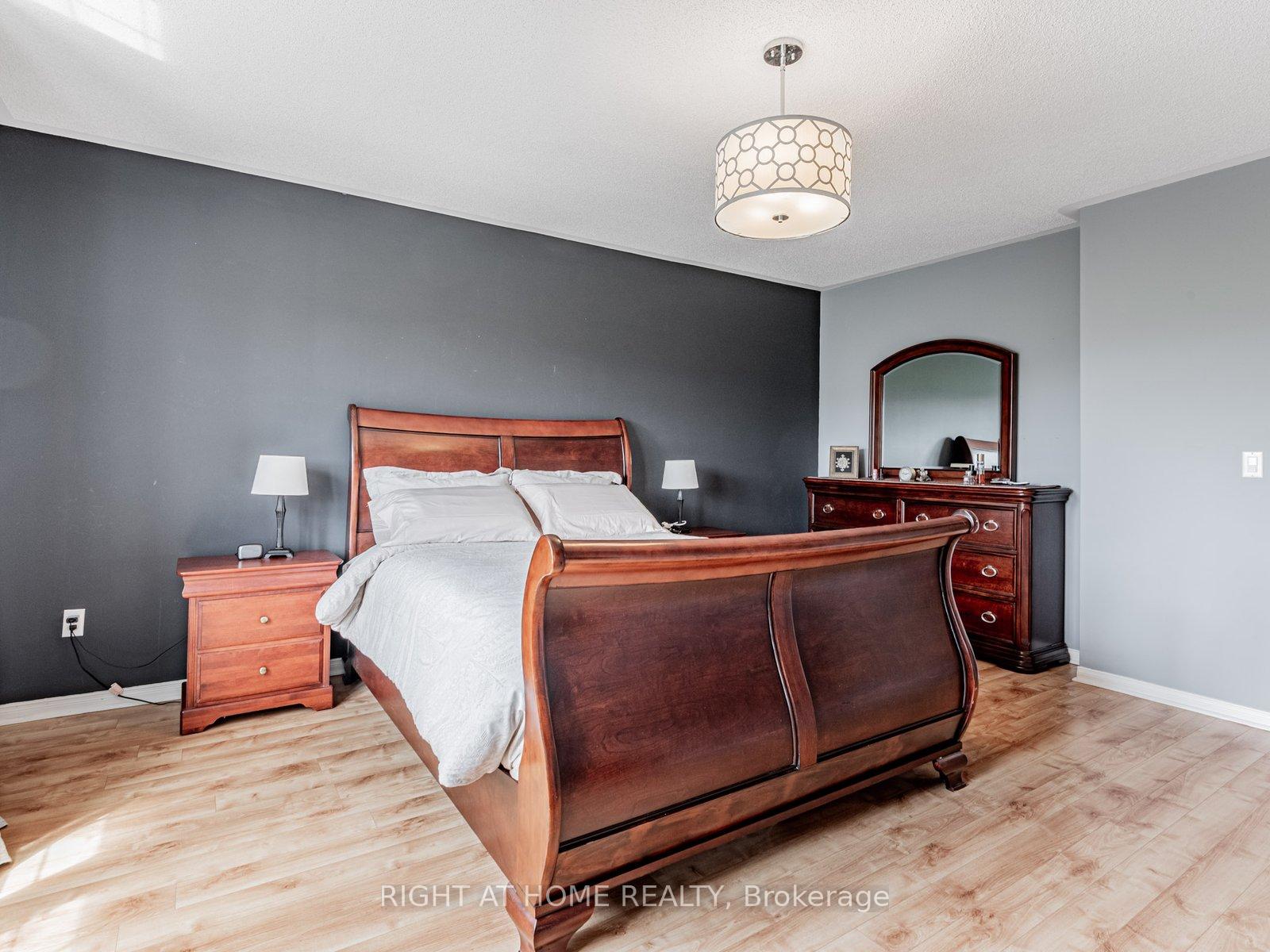 Photo 7 of 32 Millcliff Circle, Aurora, Aurora Grove — HOMEH