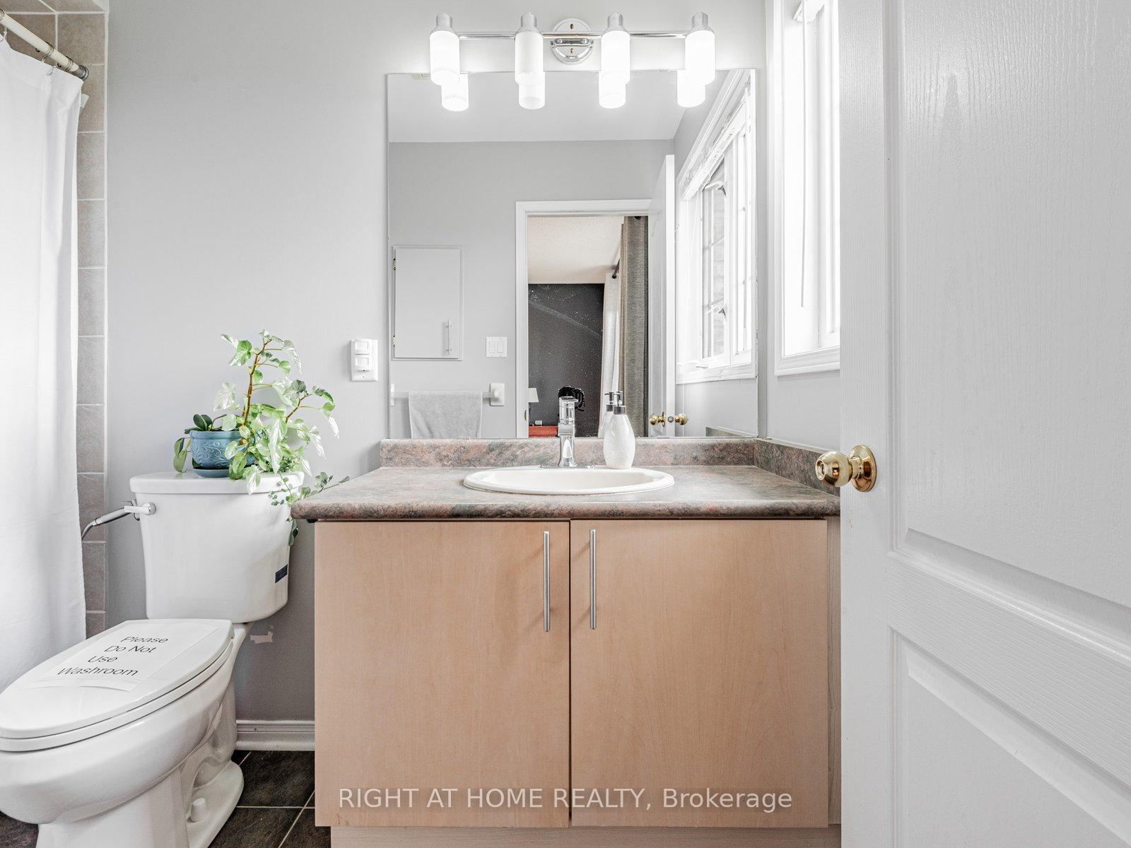 Photo 9 of 32 Millcliff Circle, Aurora, Aurora Grove — HOMEH