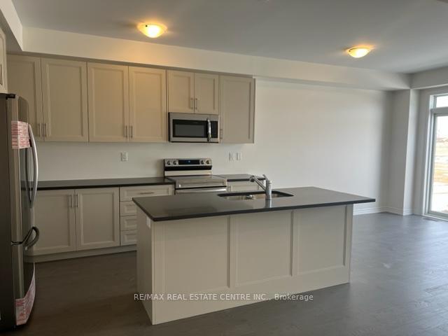 Photo 9 of 135 Shepherd Drive, Barrie, Painswick South — HOMEH