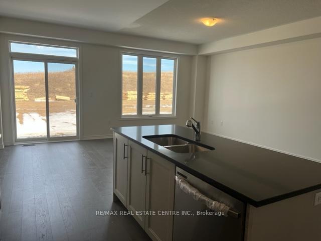 Photo 14 of 135 Shepherd Drive, Barrie, Painswick South — HOMEH