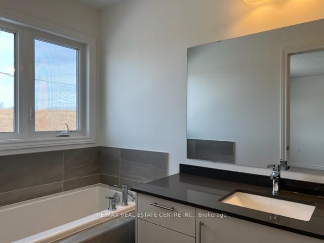 Photo 24 of 135 Shepherd Drive, Barrie, Painswick South — HOMEH