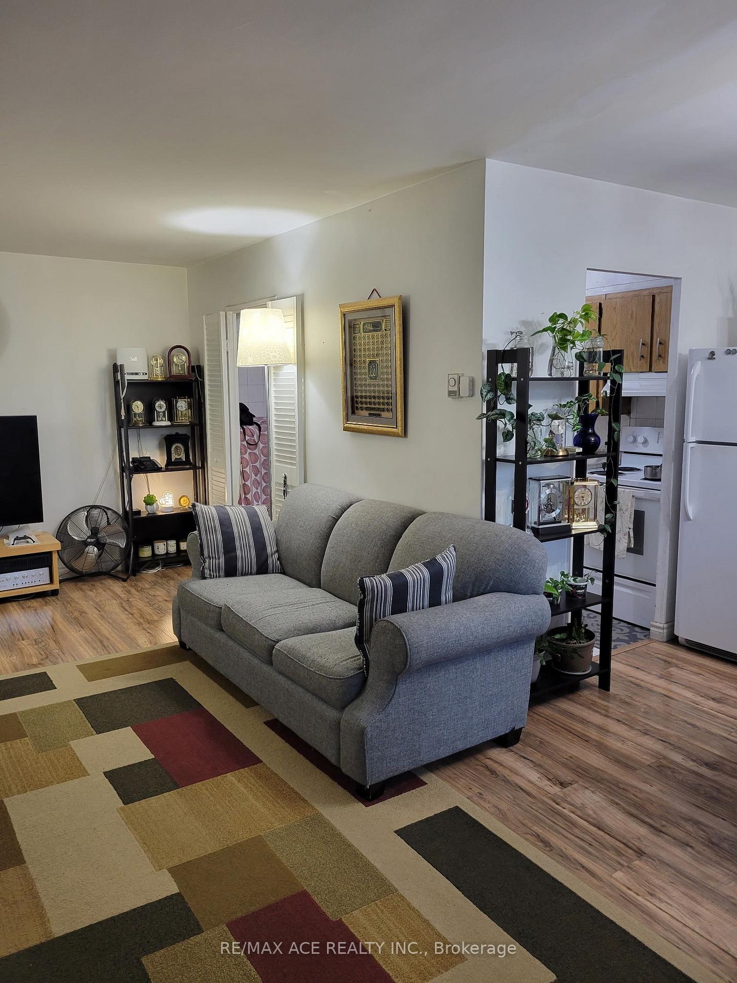 Photo 3 of Unit 2011, 5 Massey Square, Toronto, Crescent Town — HOMEH