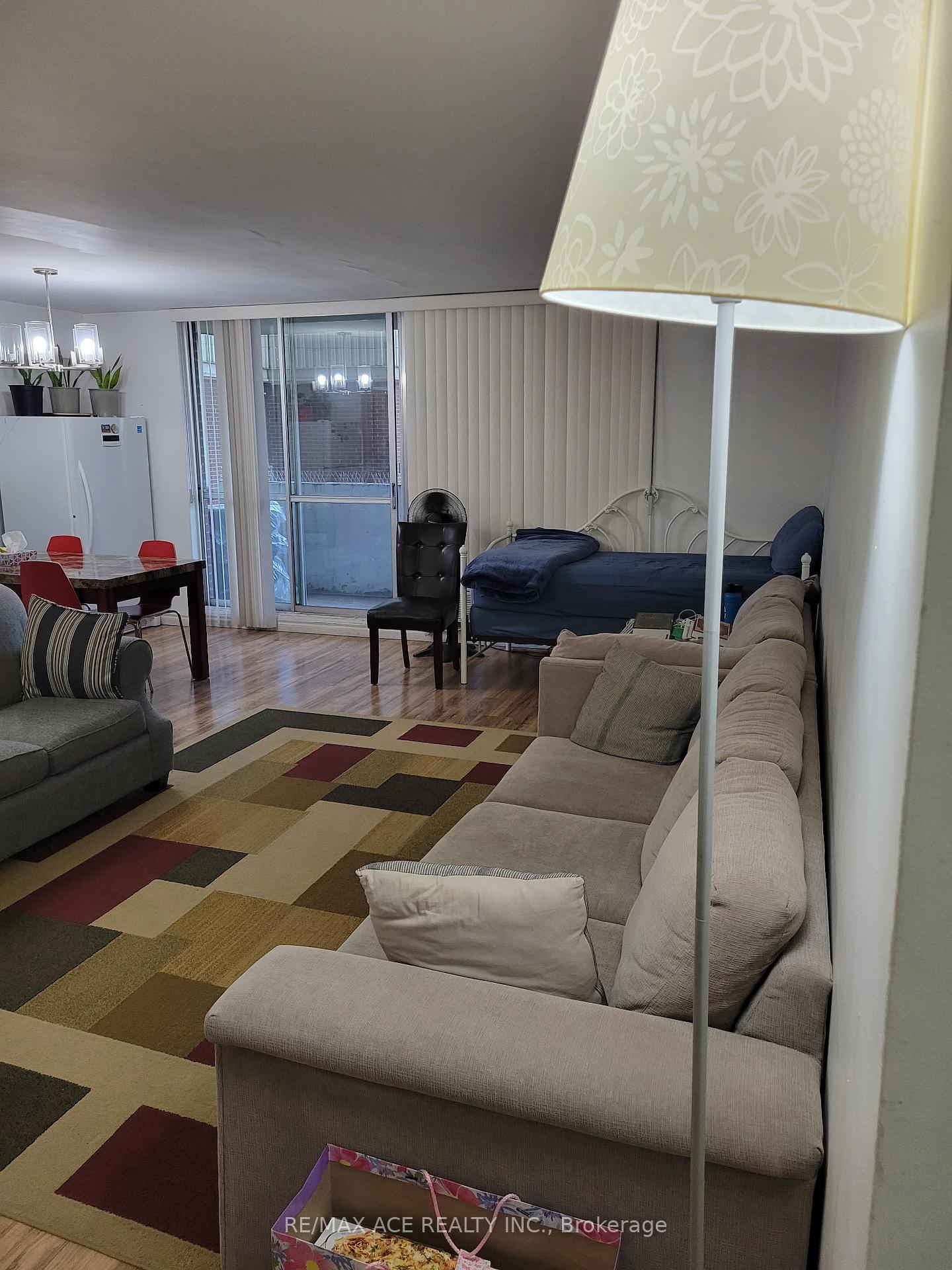 Photo 4 of Unit 2011, 5 Massey Square, Toronto, Crescent Town — HOMEH