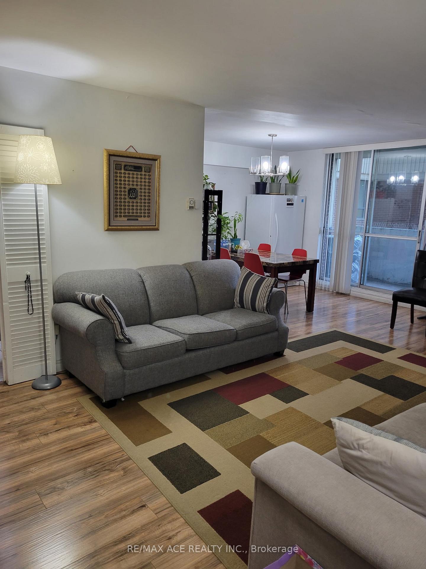 Photo 6 of Unit 2011, 5 Massey Square, Toronto, Crescent Town — HOMEH