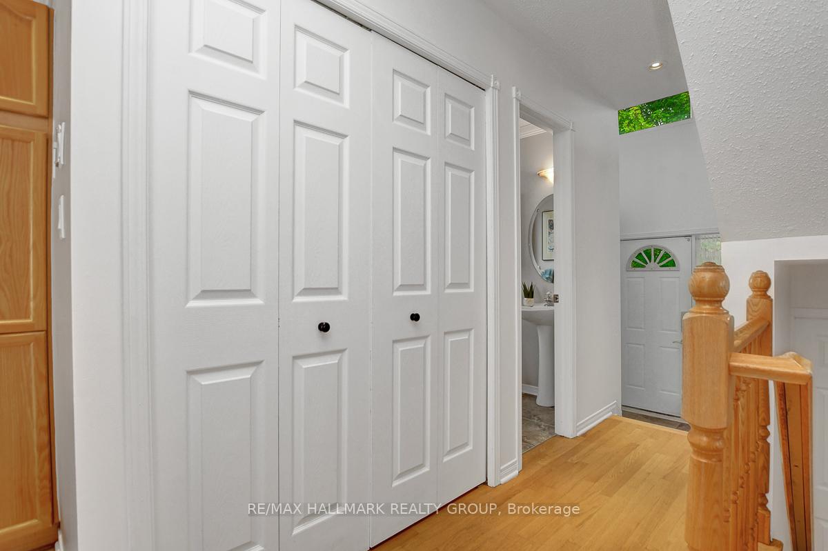 Photo 2 of 1166 Ambercrest Street, Ottawa, Carson Grove — HOMEH