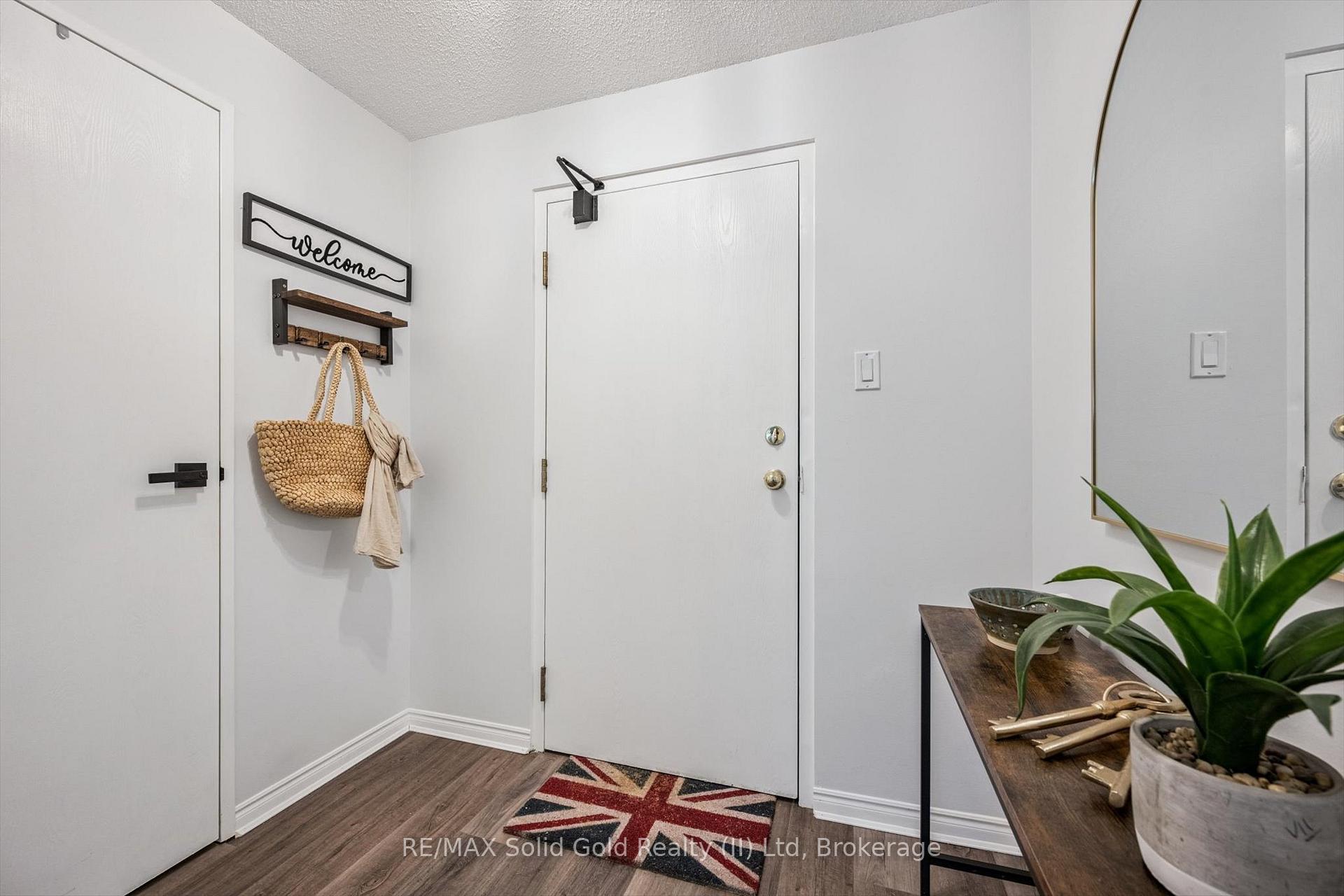 Photo 5 of Unit 304, 35 Green Valley Drive, Kitchener — HOMEH