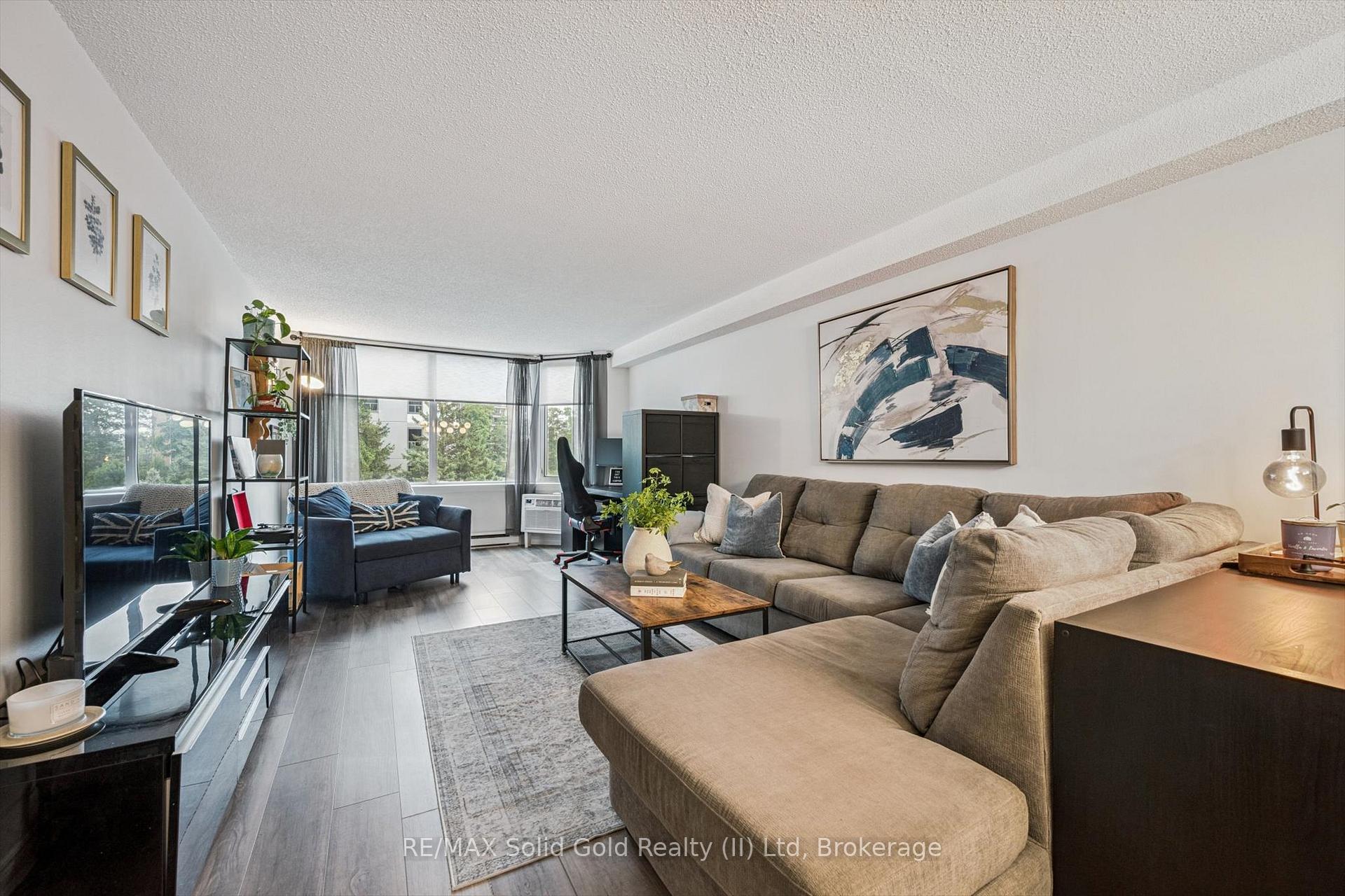 Photo 10 of Unit 304, 35 Green Valley Drive, Kitchener — HOMEH