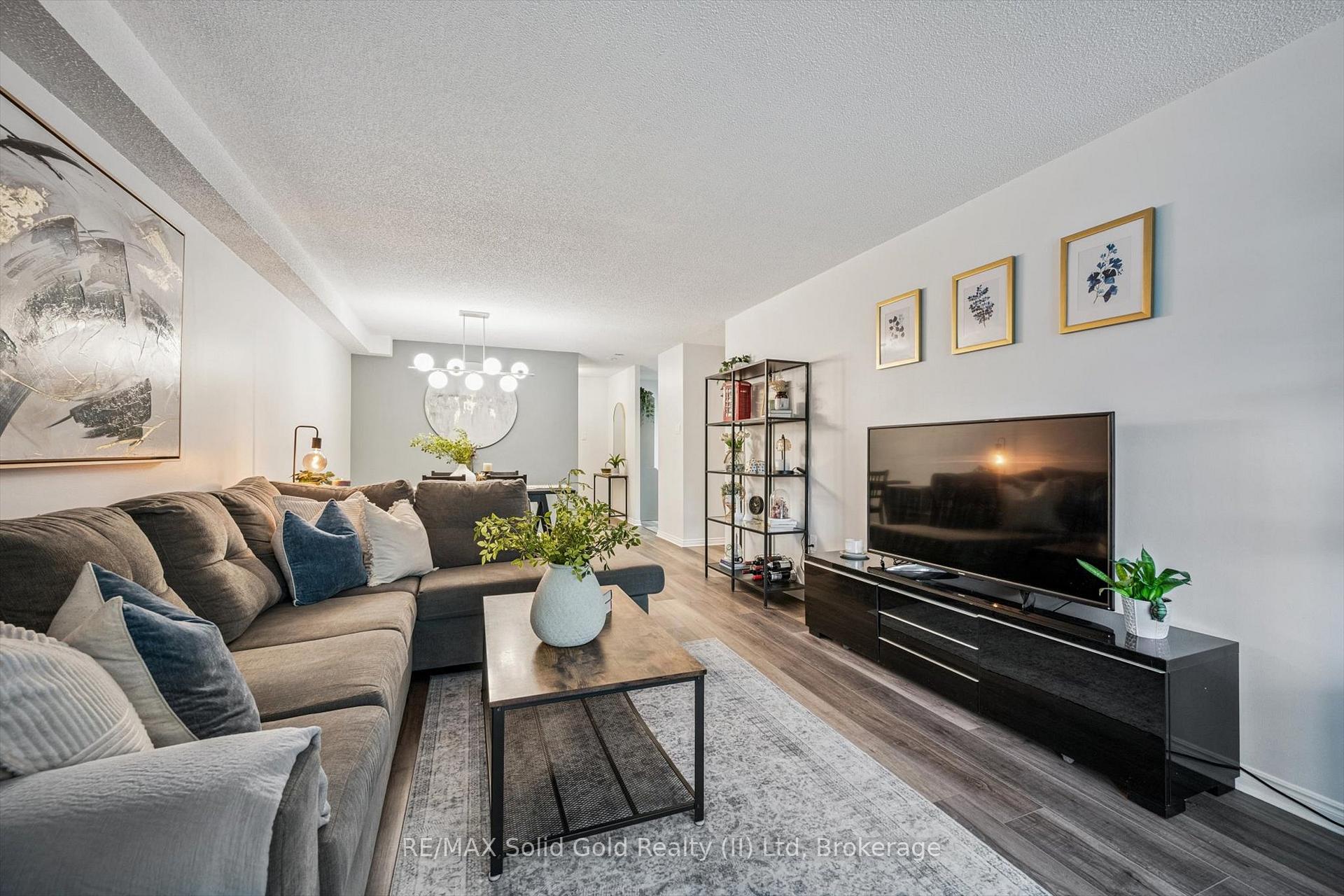 Photo 11 of Unit 304, 35 Green Valley Drive, Kitchener — HOMEH