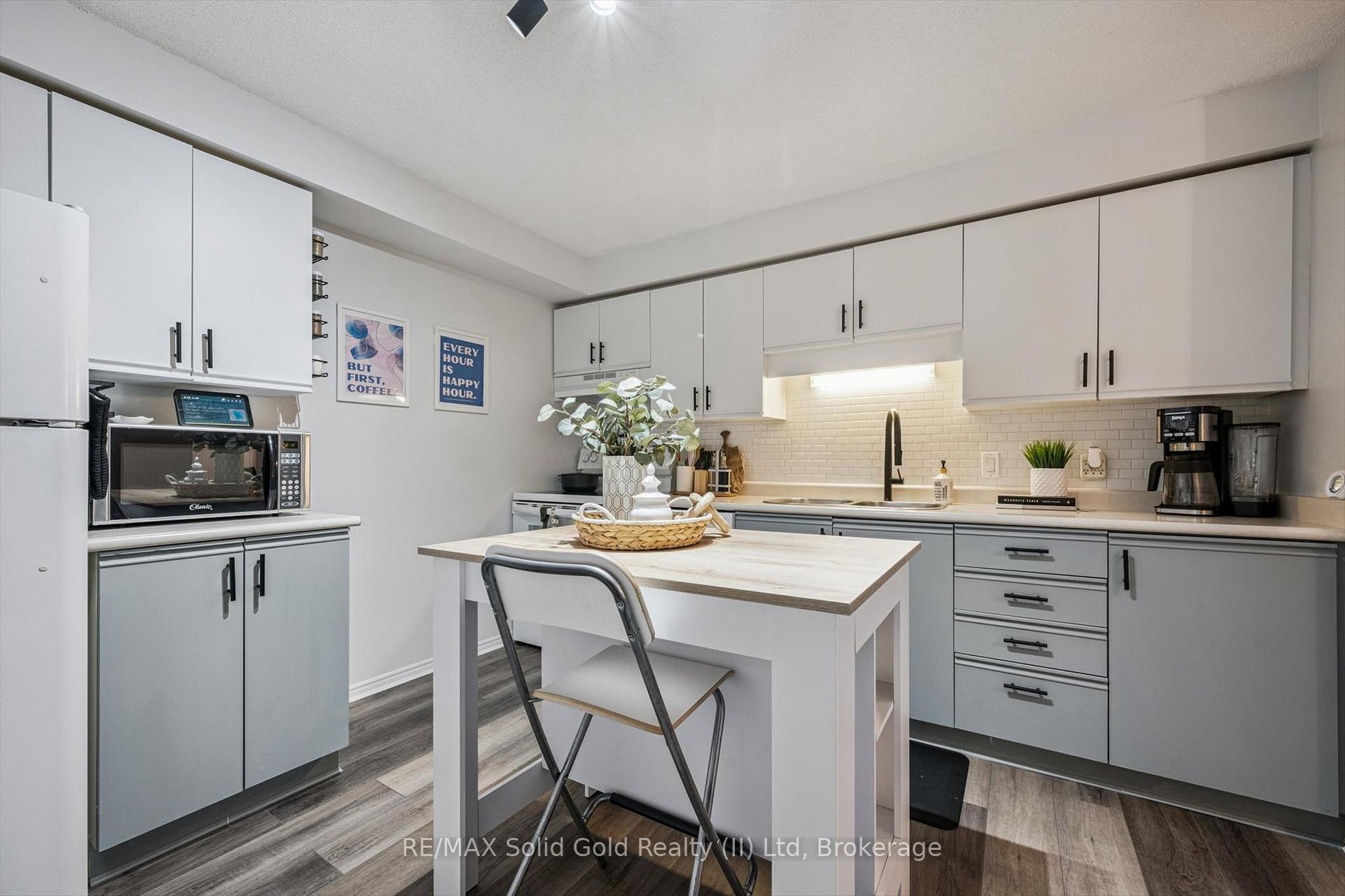 Photo 18 of Unit 304, 35 Green Valley Drive, Kitchener — HOMEH