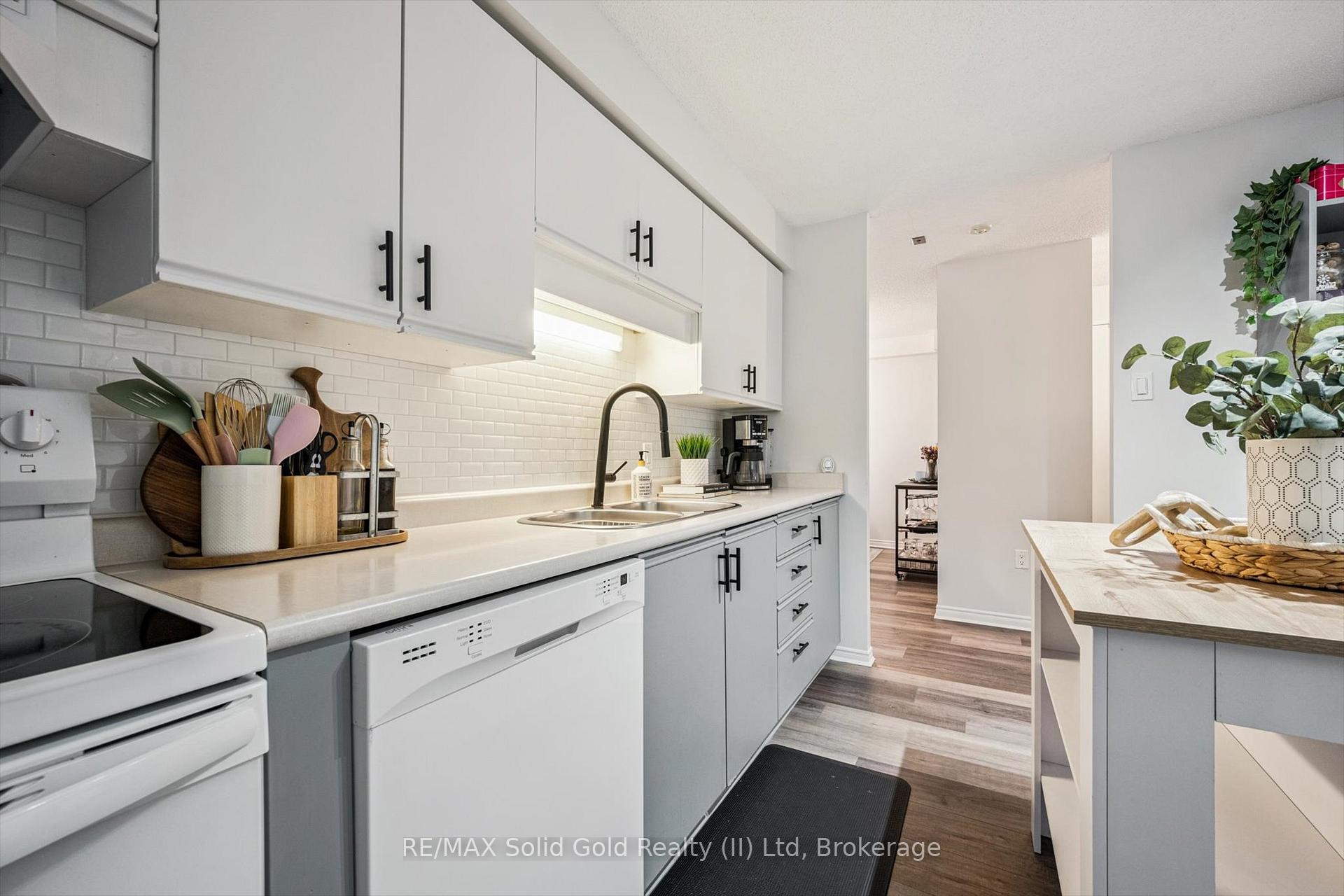 Photo 20 of Unit 304, 35 Green Valley Drive, Kitchener — HOMEH