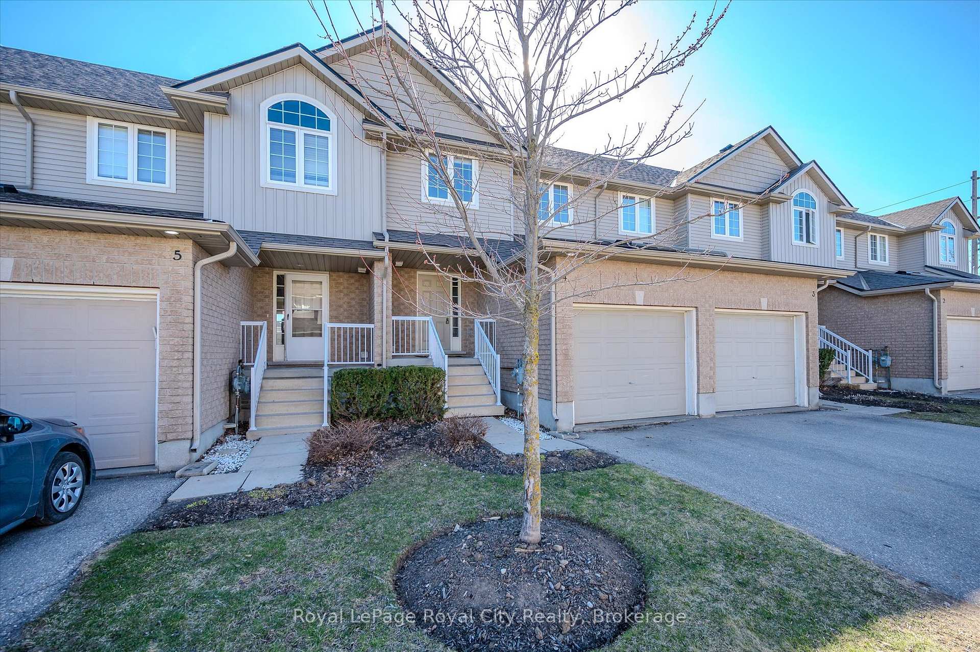 Photo 3 of Unit 4, 361 Arkell Road, Guelph, Pineridge/Westminster Woods — HOMEH