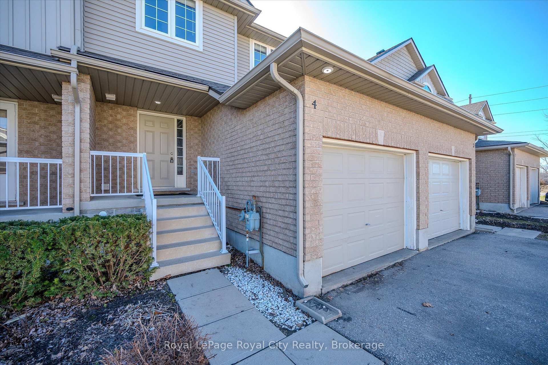 Photo 4 of Unit 4, 361 Arkell Road, Guelph, Pineridge/Westminster Woods — HOMEH
