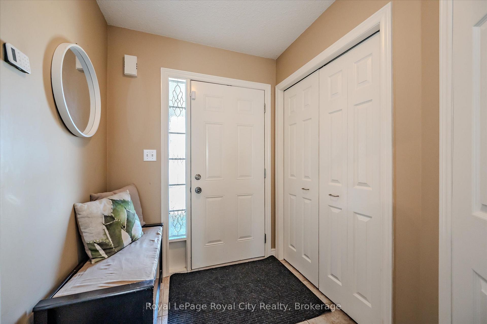Photo 6 of Unit 4, 361 Arkell Road, Guelph, Pineridge/Westminster Woods — HOMEH