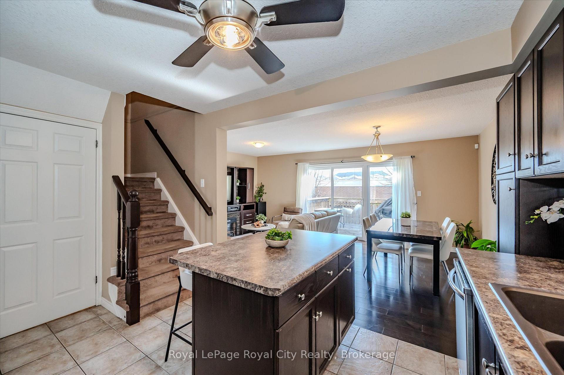 Photo 11 of Unit 4, 361 Arkell Road, Guelph, Pineridge/Westminster Woods — HOMEH