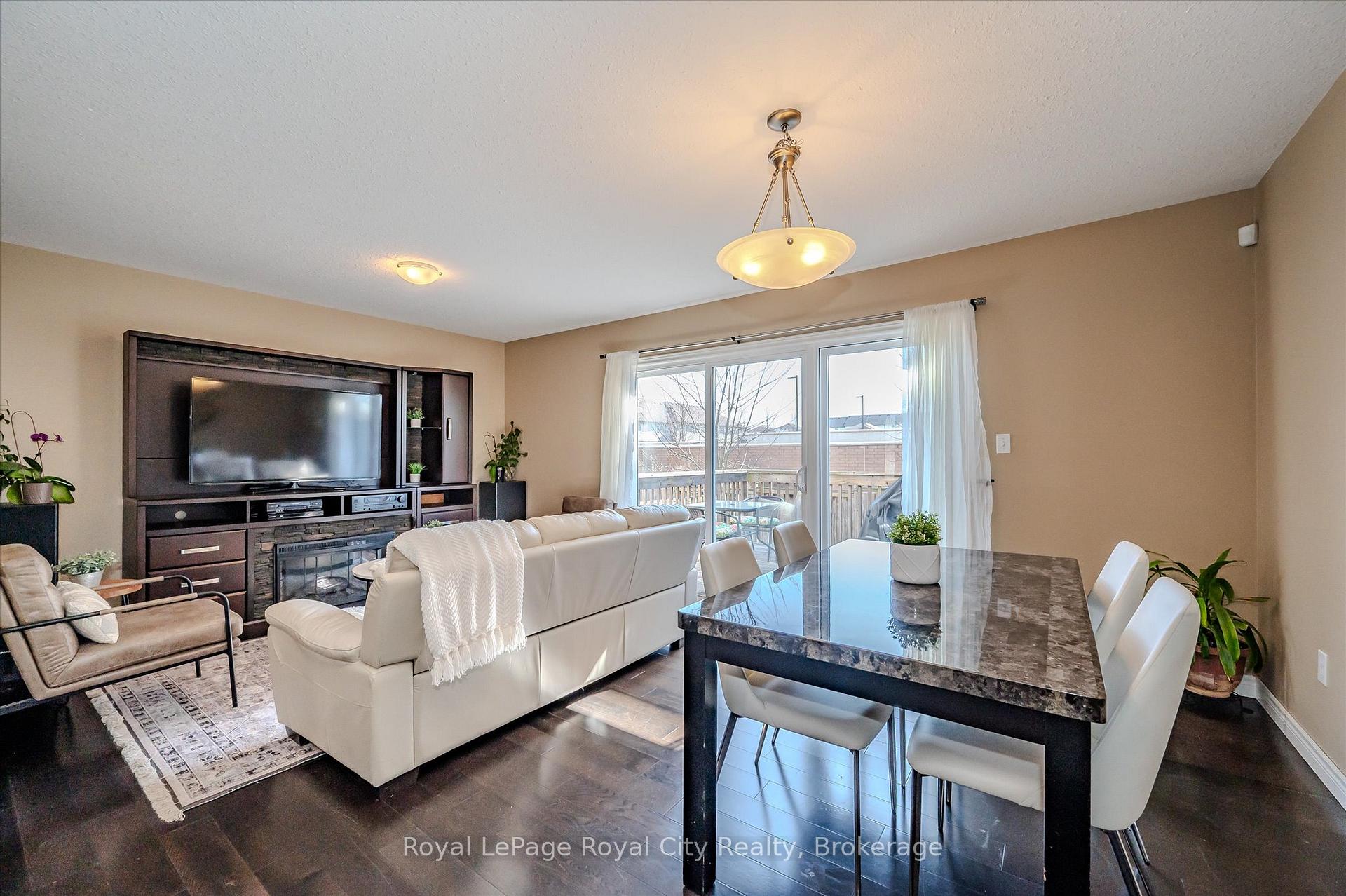 Photo 12 of Unit 4, 361 Arkell Road, Guelph, Pineridge/Westminster Woods — HOMEH