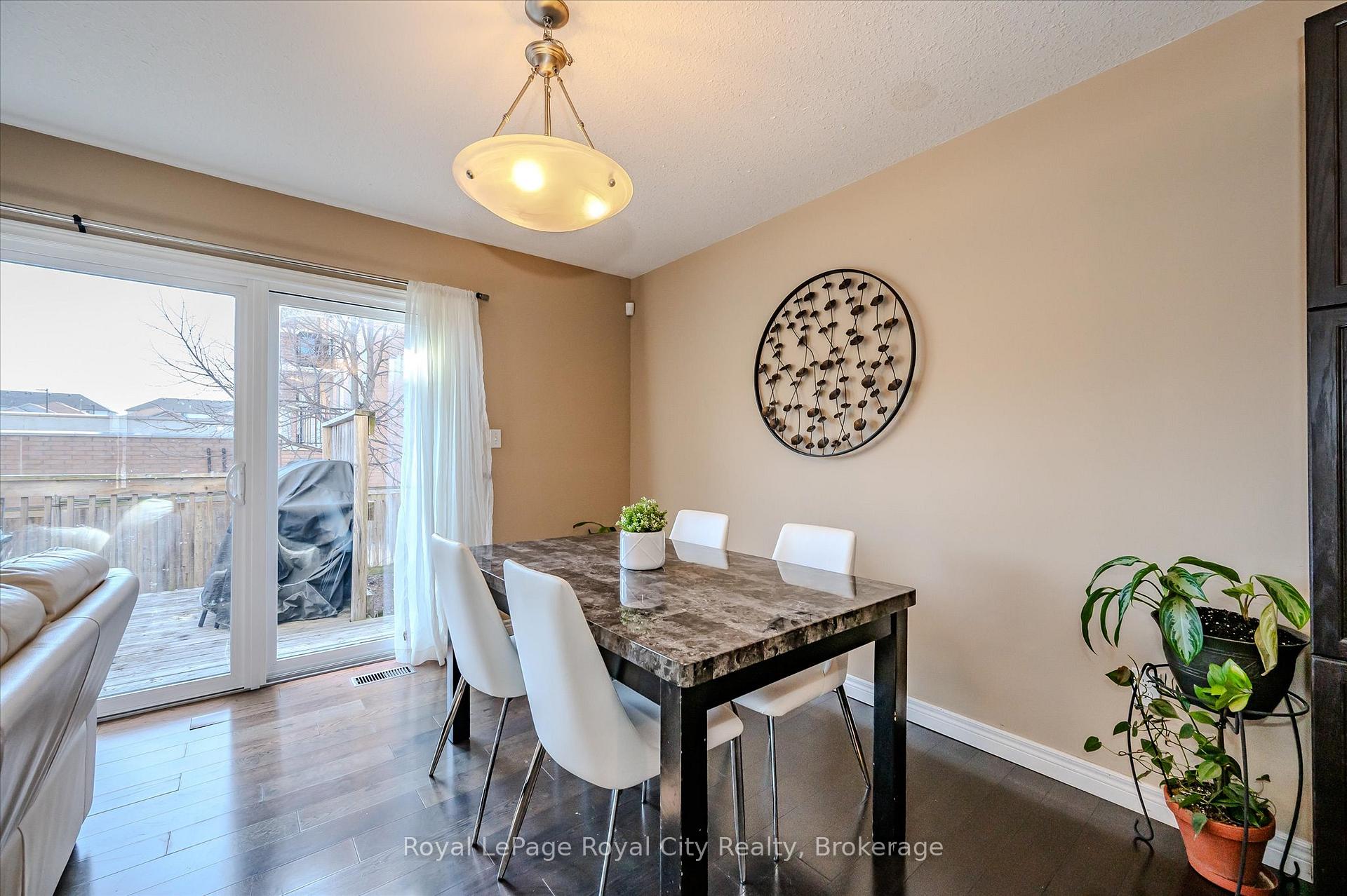 Photo 13 of Unit 4, 361 Arkell Road, Guelph, Pineridge/Westminster Woods — HOMEH