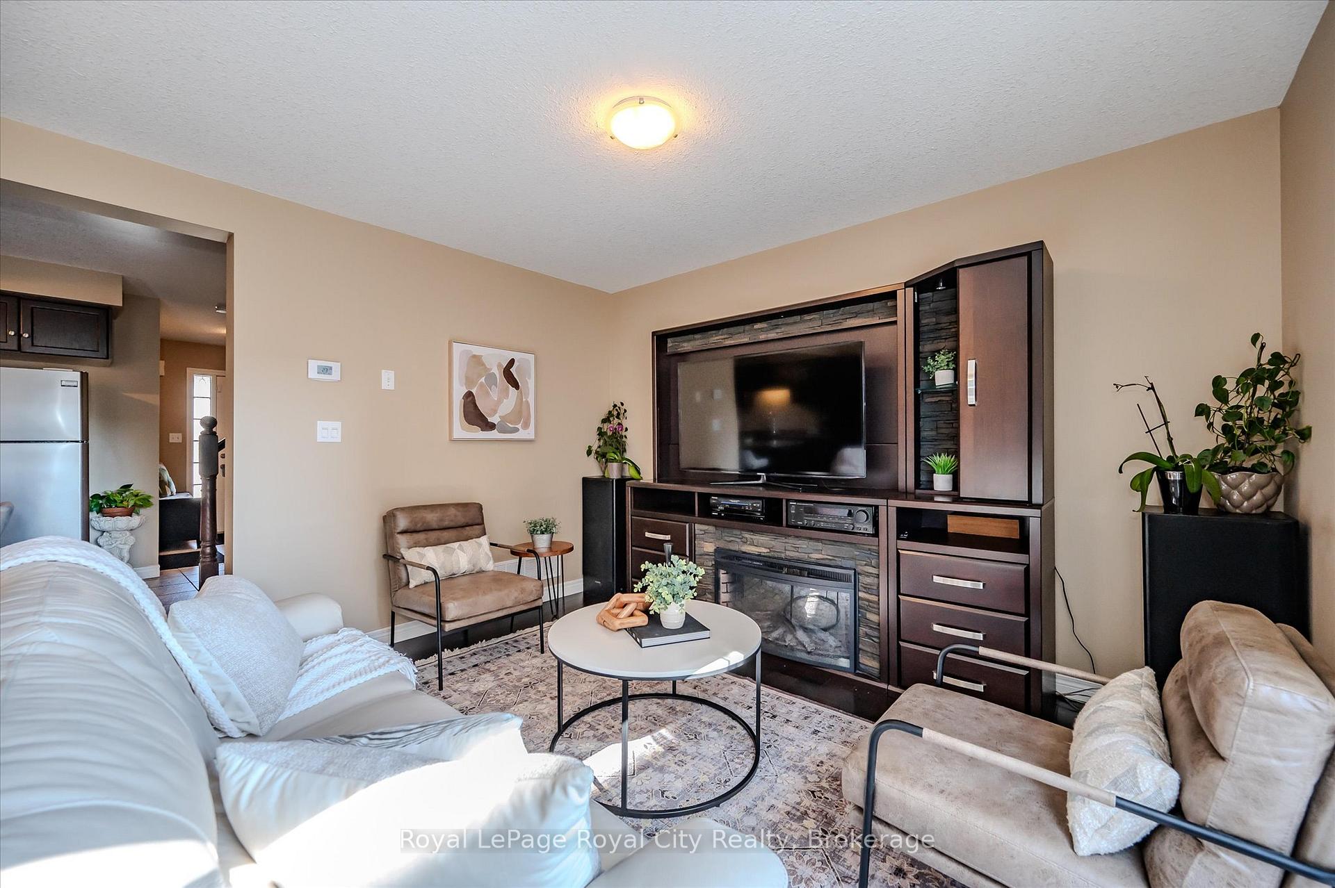 Photo 15 of Unit 4, 361 Arkell Road, Guelph, Pineridge/Westminster Woods — HOMEH