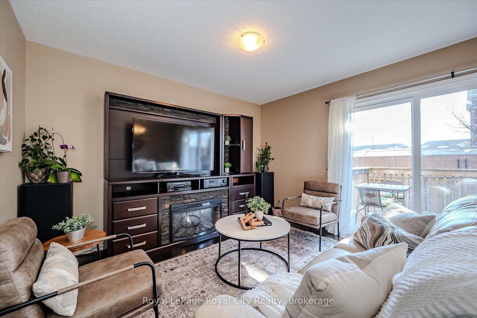 Photo 16 of Unit 4, 361 Arkell Road, Guelph, Pineridge/Westminster Woods — HOMEH