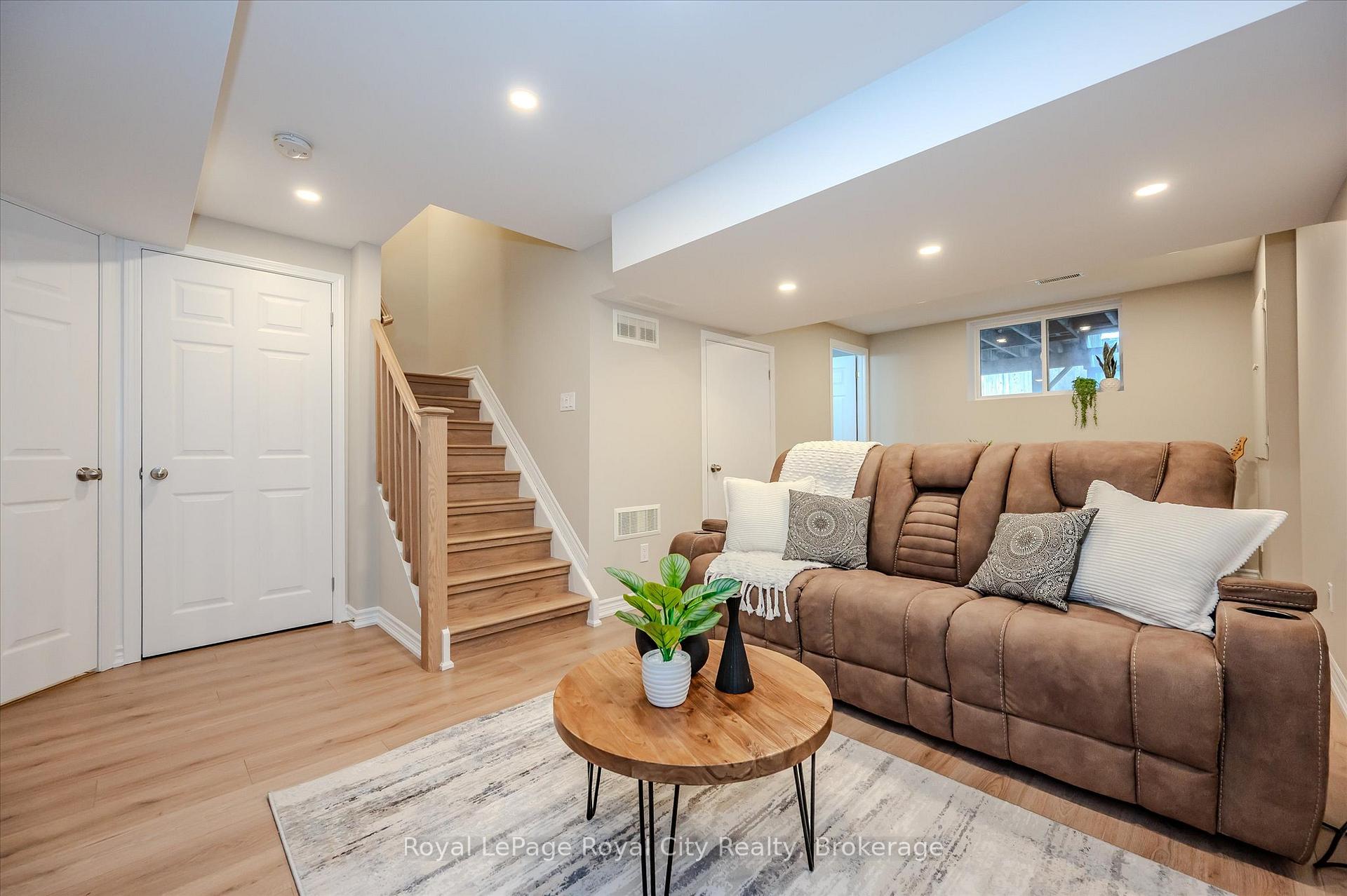 Photo 32 of Unit 4, 361 Arkell Road, Guelph, Pineridge/Westminster Woods — HOMEH