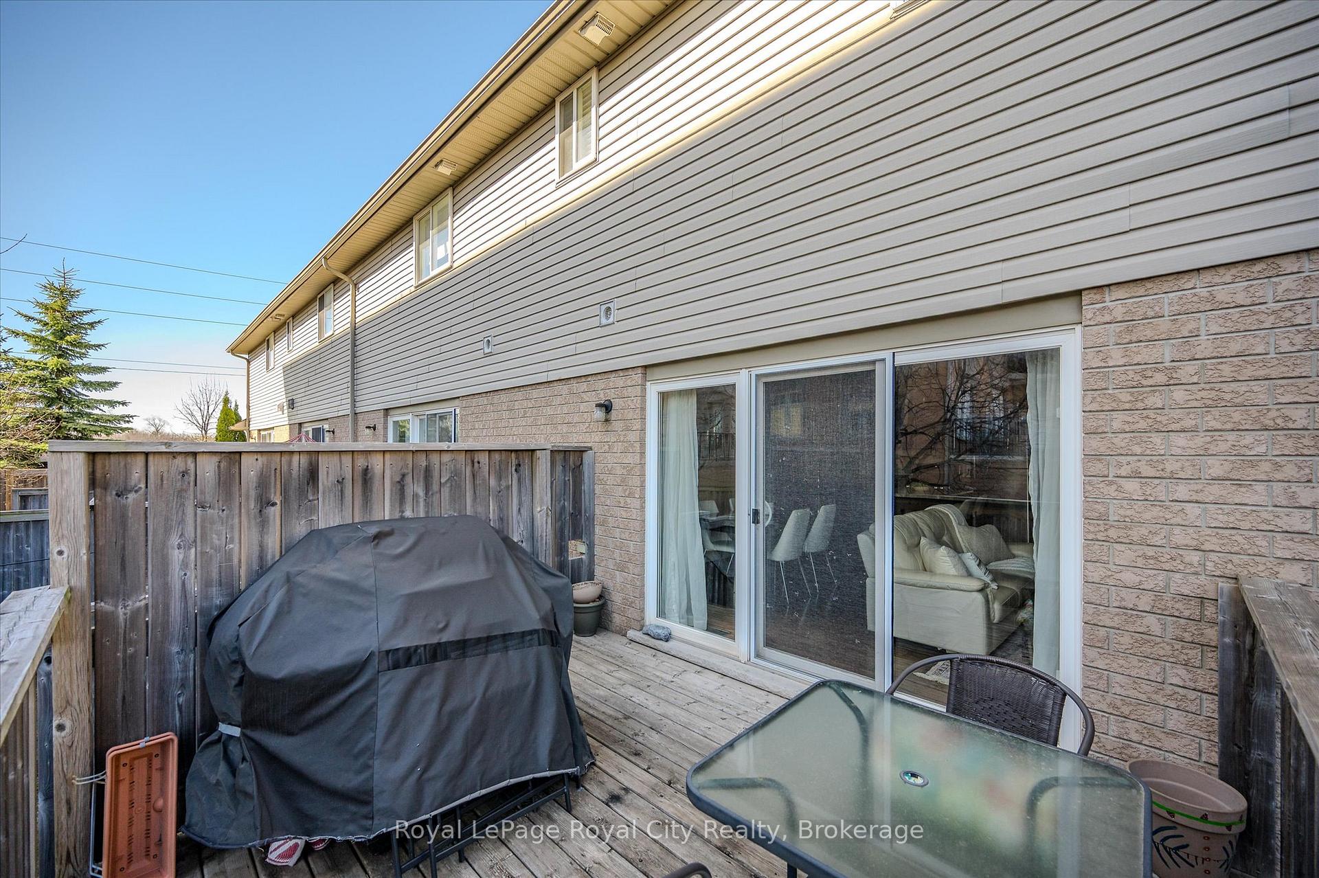 Photo 38 of Unit 4, 361 Arkell Road, Guelph, Pineridge/Westminster Woods — HOMEH