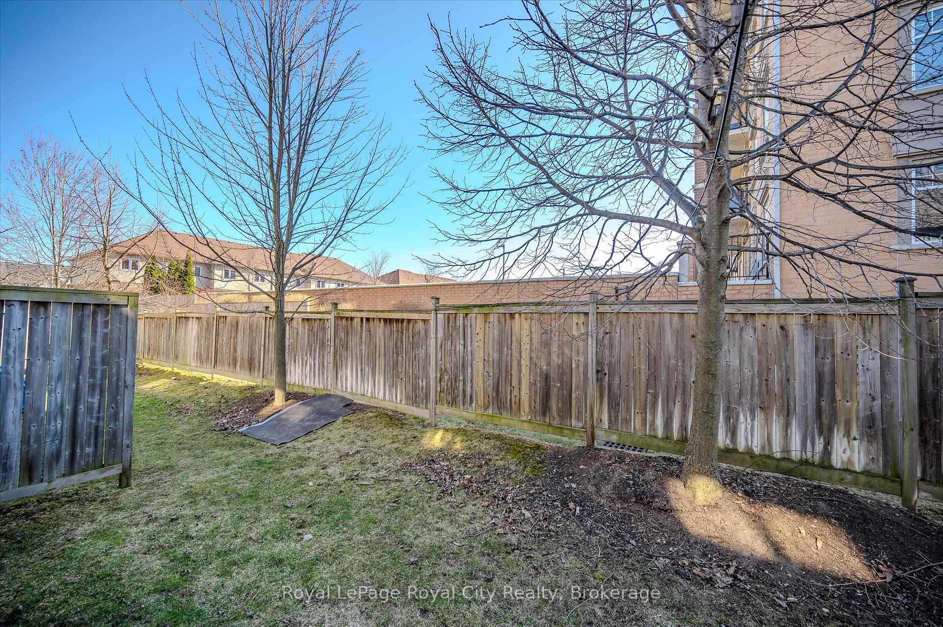 Photo 40 of Unit 4, 361 Arkell Road, Guelph, Pineridge/Westminster Woods — HOMEH