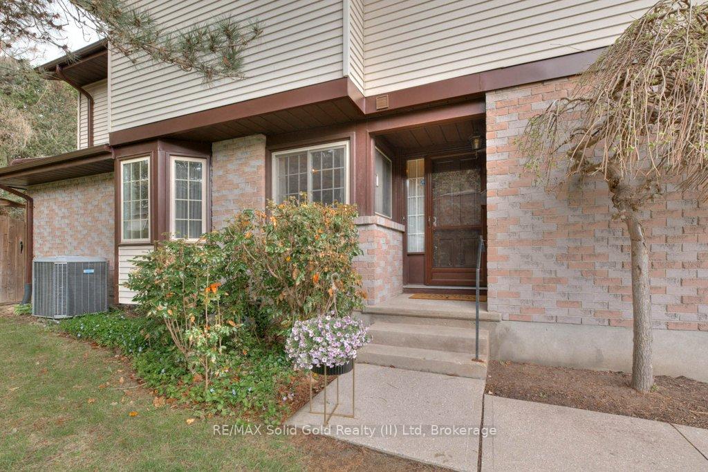 Photo 6 of Unit 2, 487 Beechwood Drive, Waterloo — HOMEH
