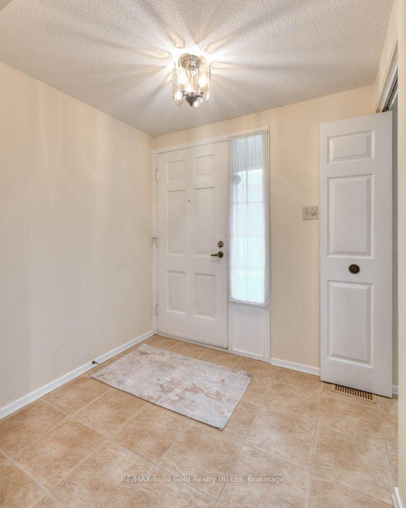 Photo 8 of Unit 2, 487 Beechwood Drive, Waterloo — HOMEH