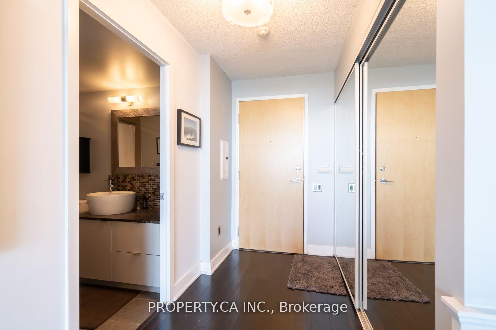 Photo 2 of Unit 1705, 1048 Broadview Avenue, Toronto, Broadview North — HOMEH