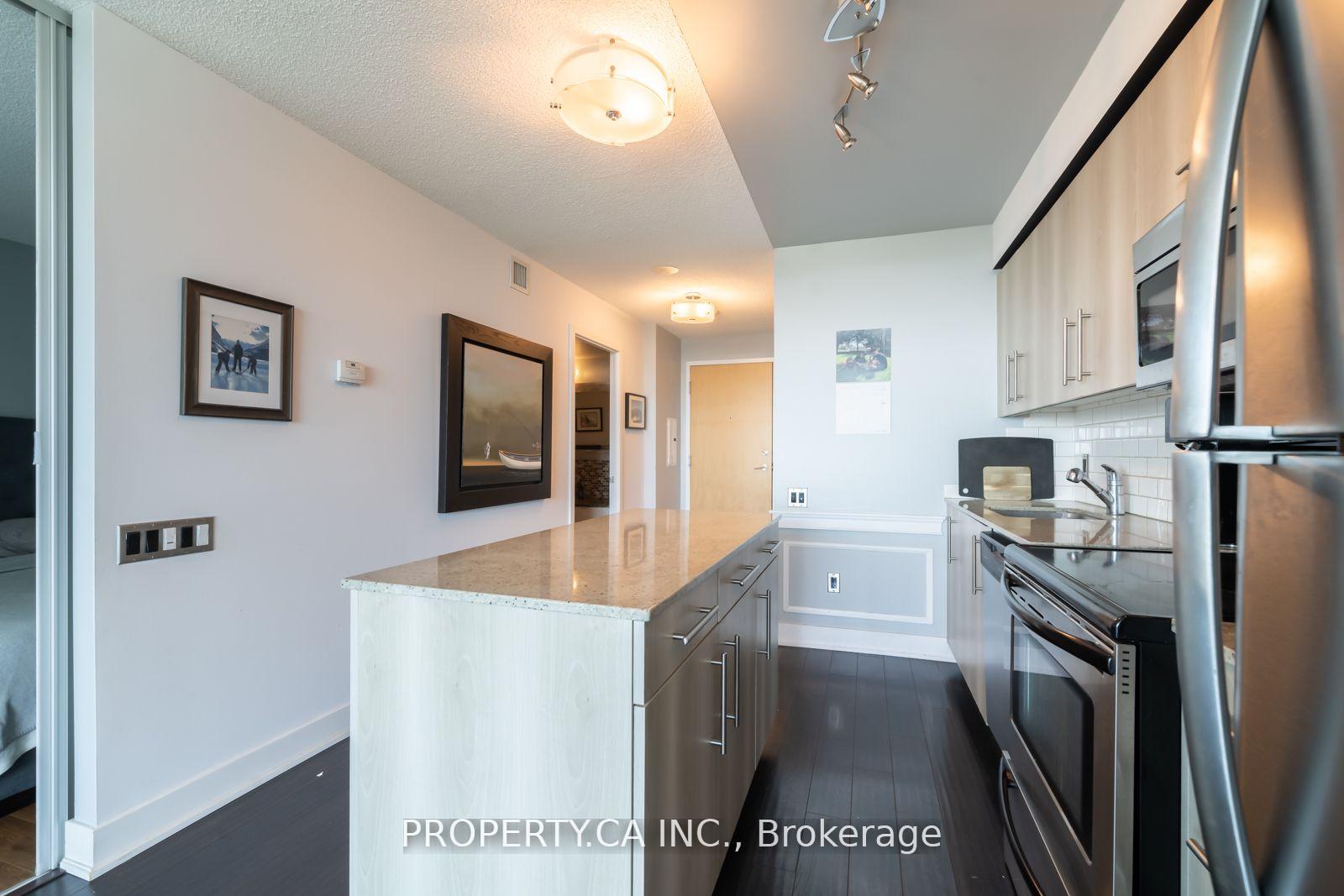 Photo 5 of Unit 1705, 1048 Broadview Avenue, Toronto, Broadview North — HOMEH