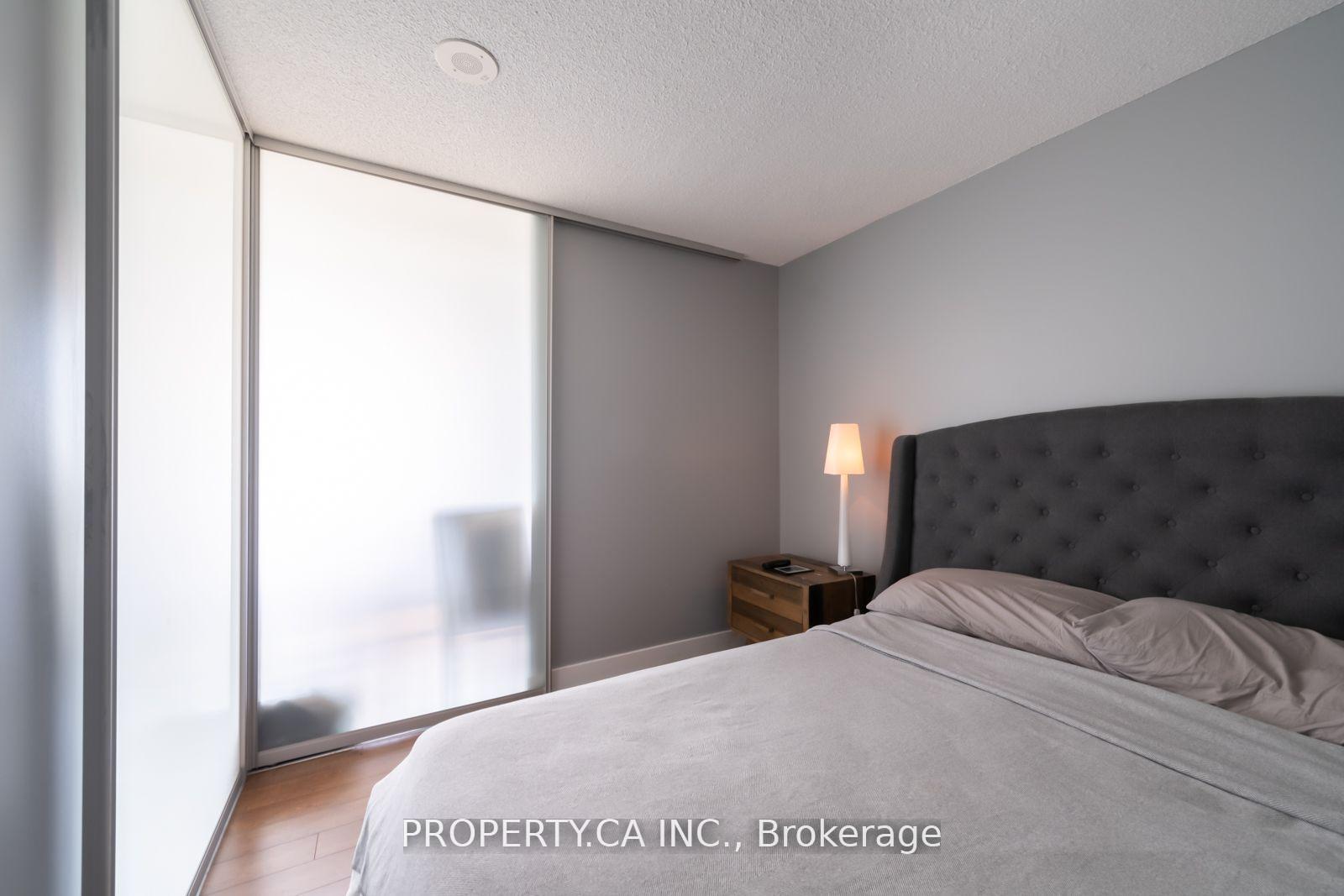 Photo 8 of Unit 1705, 1048 Broadview Avenue, Toronto, Broadview North — HOMEH