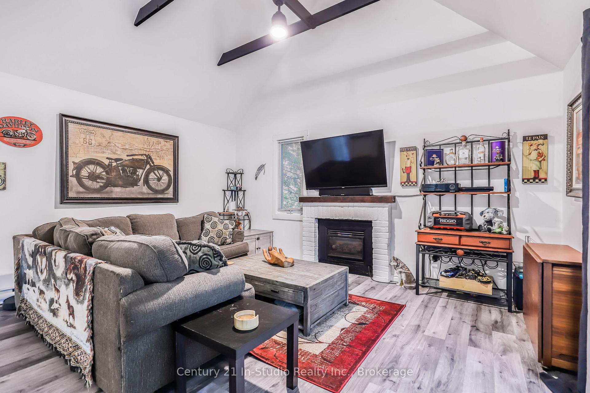 Photo 7 of Unit 324, 5 Dawson Drive, Collingwood — HOMEH