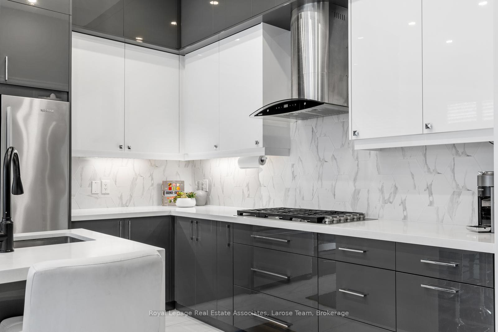 Photo 16 of 26 Perdita Road, Brampton, Bram West — HOMEH
