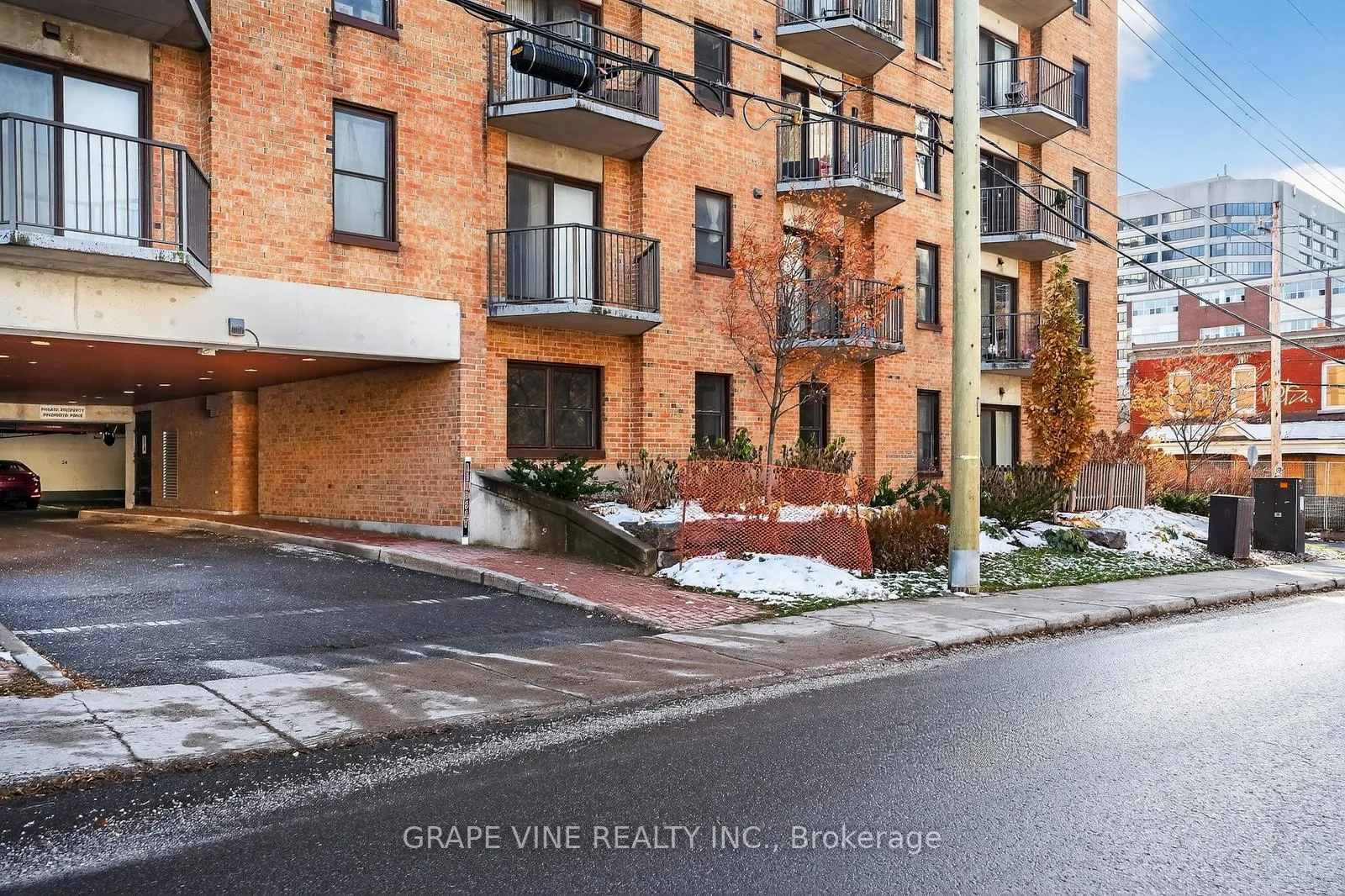 Photo 4 of Unit 102, 50 Burnside Avenue, Ottawa, Mechanicsville — HOMEH