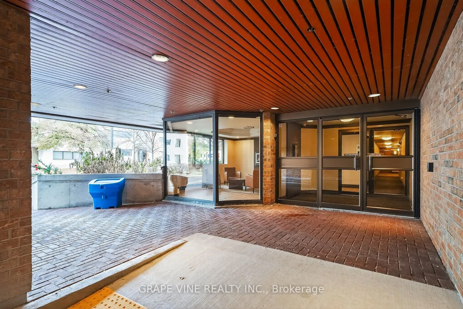 Photo 5 of Unit 102, 50 Burnside Avenue, Ottawa, Mechanicsville — HOMEH
