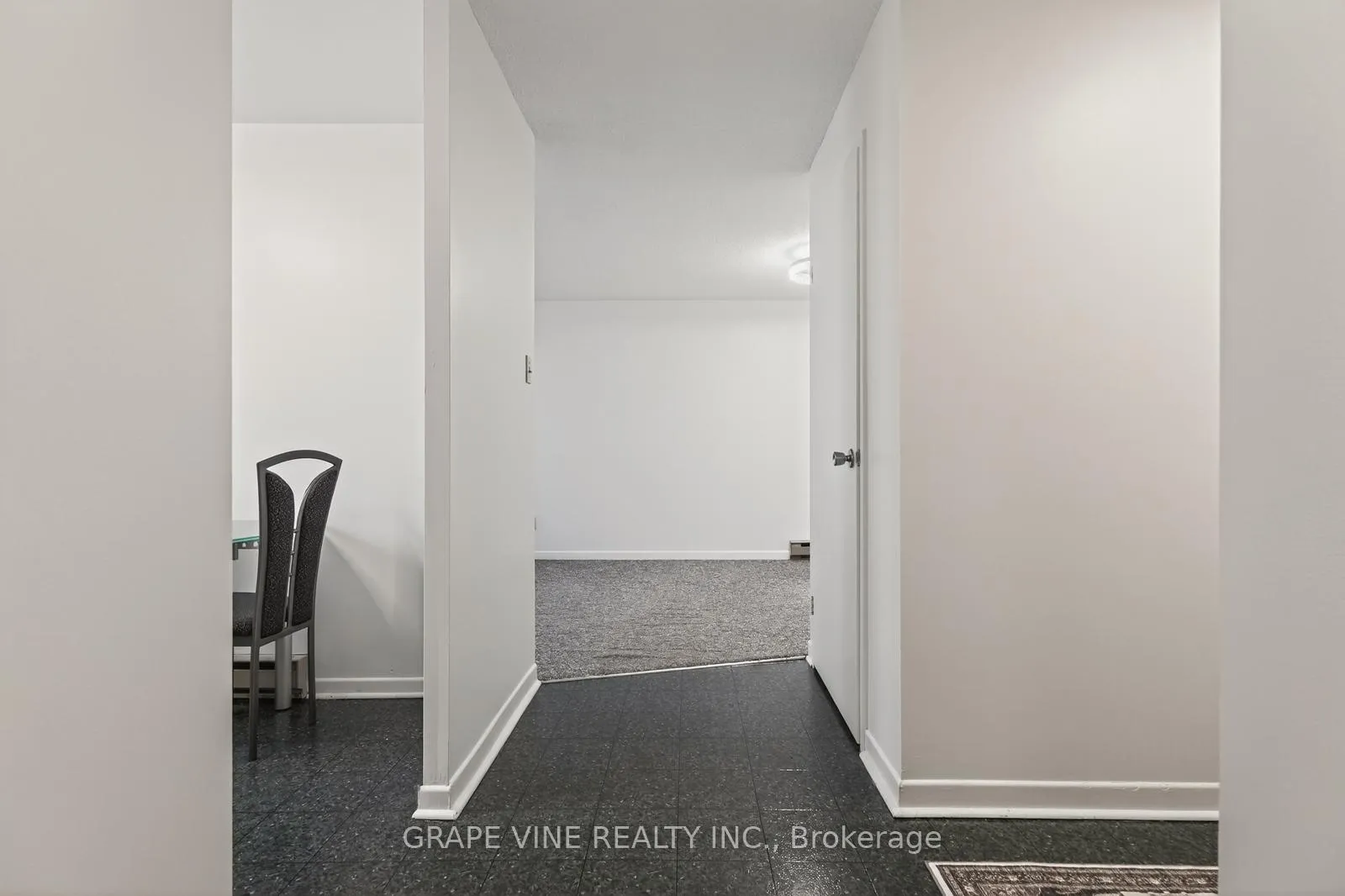 Photo 9 of Unit 102, 50 Burnside Avenue, Ottawa, Mechanicsville — HOMEH