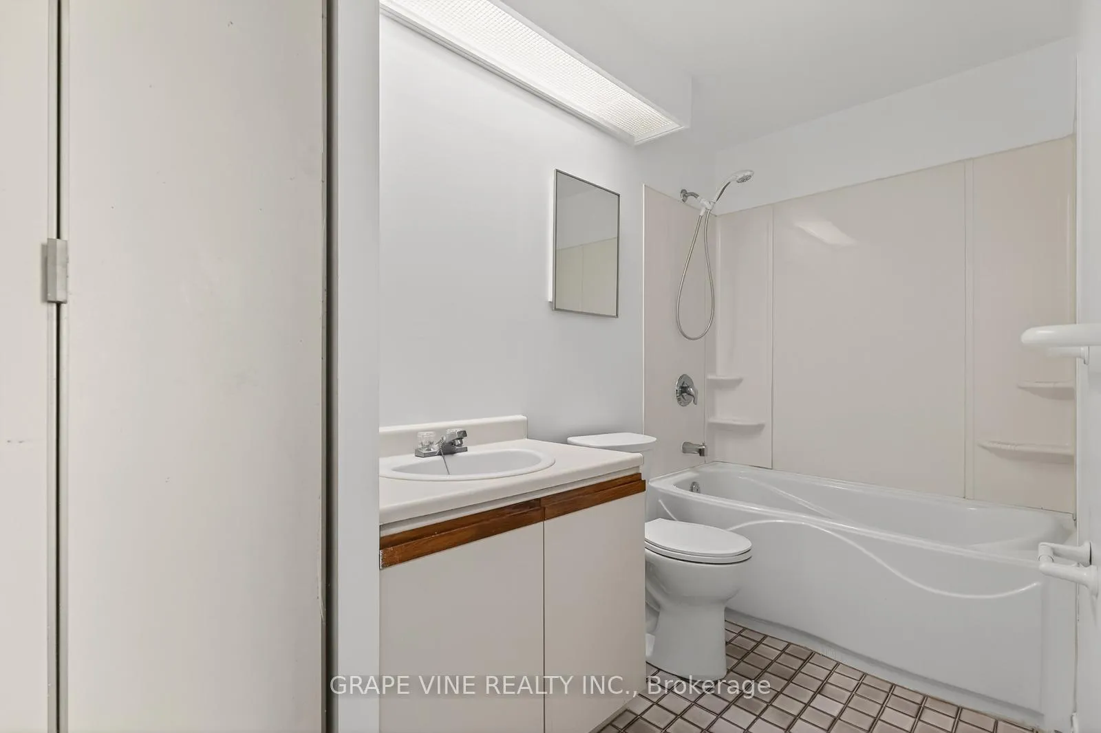 Photo 31 of Unit 102, 50 Burnside Avenue, Ottawa, Mechanicsville — HOMEH