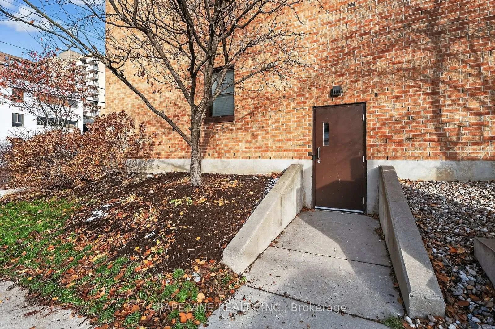 Photo 34 of Unit 102, 50 Burnside Avenue, Ottawa, Mechanicsville — HOMEH