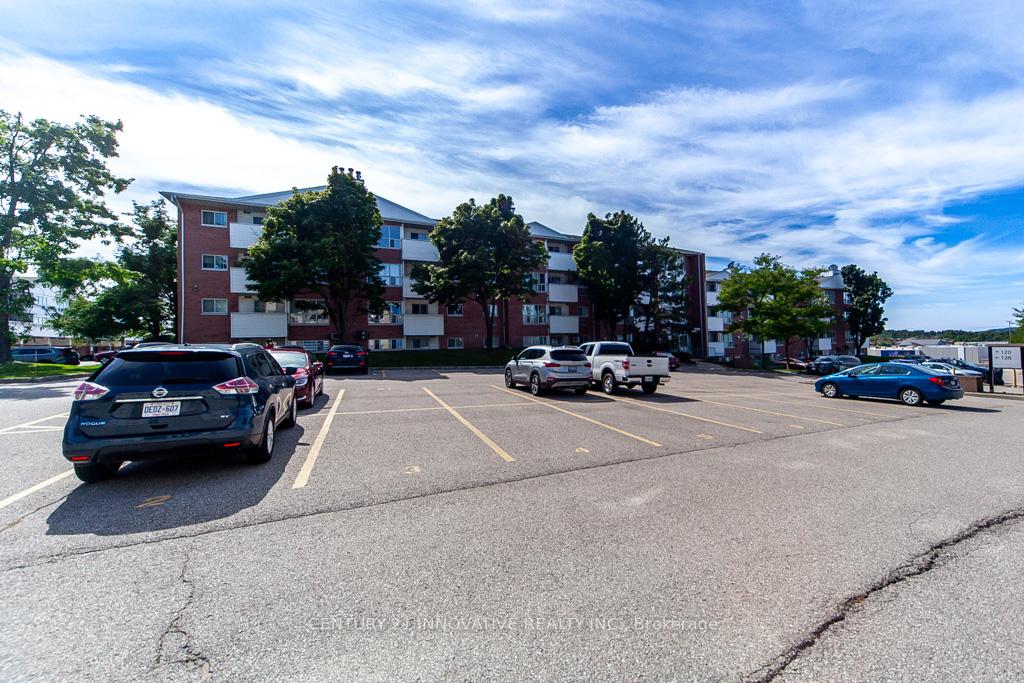Photo 5 of Unit B03, 126 Bell Farm Road, Barrie, City Centre — HOMEH
