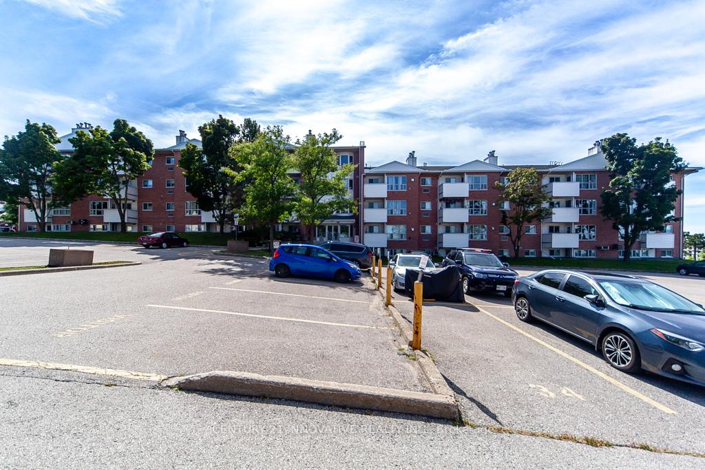 Photo 8 of Unit B03, 126 Bell Farm Road, Barrie, City Centre — HOMEH