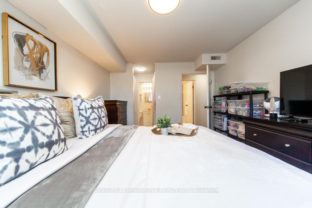 Photo 32 of Unit B03, 126 Bell Farm Road, Barrie, City Centre — HOMEH